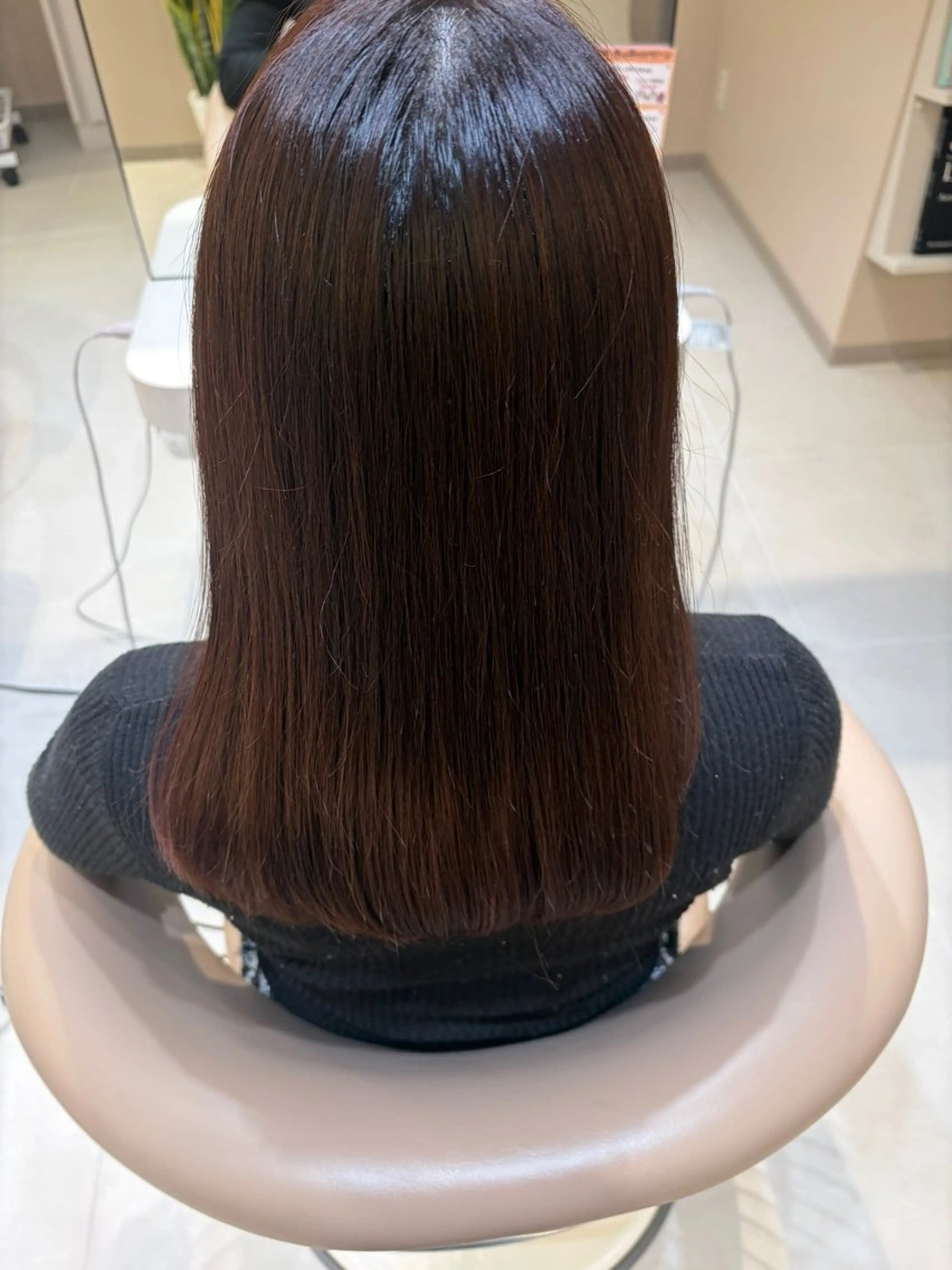 アルカリストレート、サラッとした艶髪に⭐️ 朝の手入れが楽になります！✨の写真