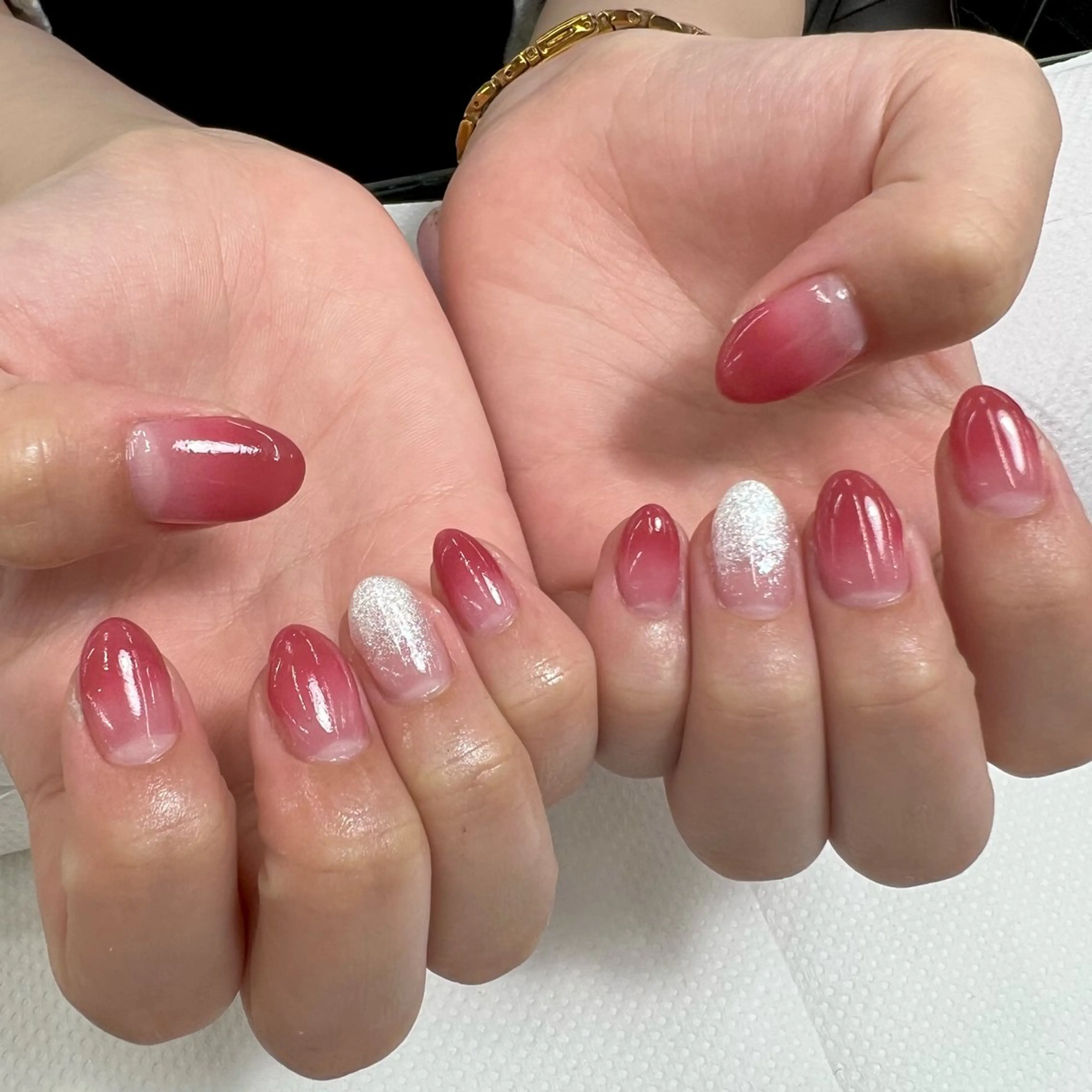 ネイル ボルドー グラデーション 【MAXKELLY】 KOBIKI🐾のネイルデザイン