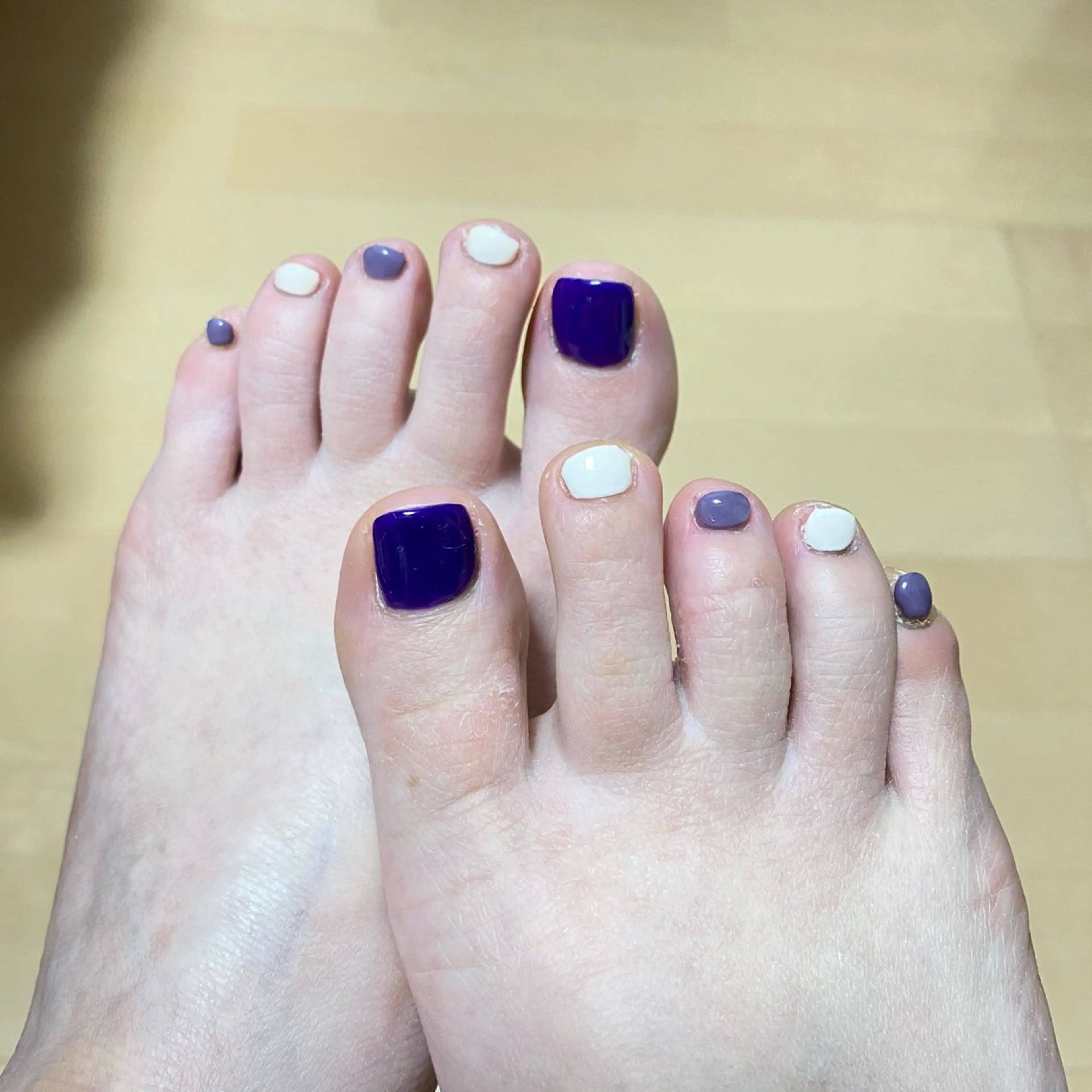ネイル フットネイル パープル シンプルネイル フットネイル COCO+所属・COCO +のエステ・リラクイメージ