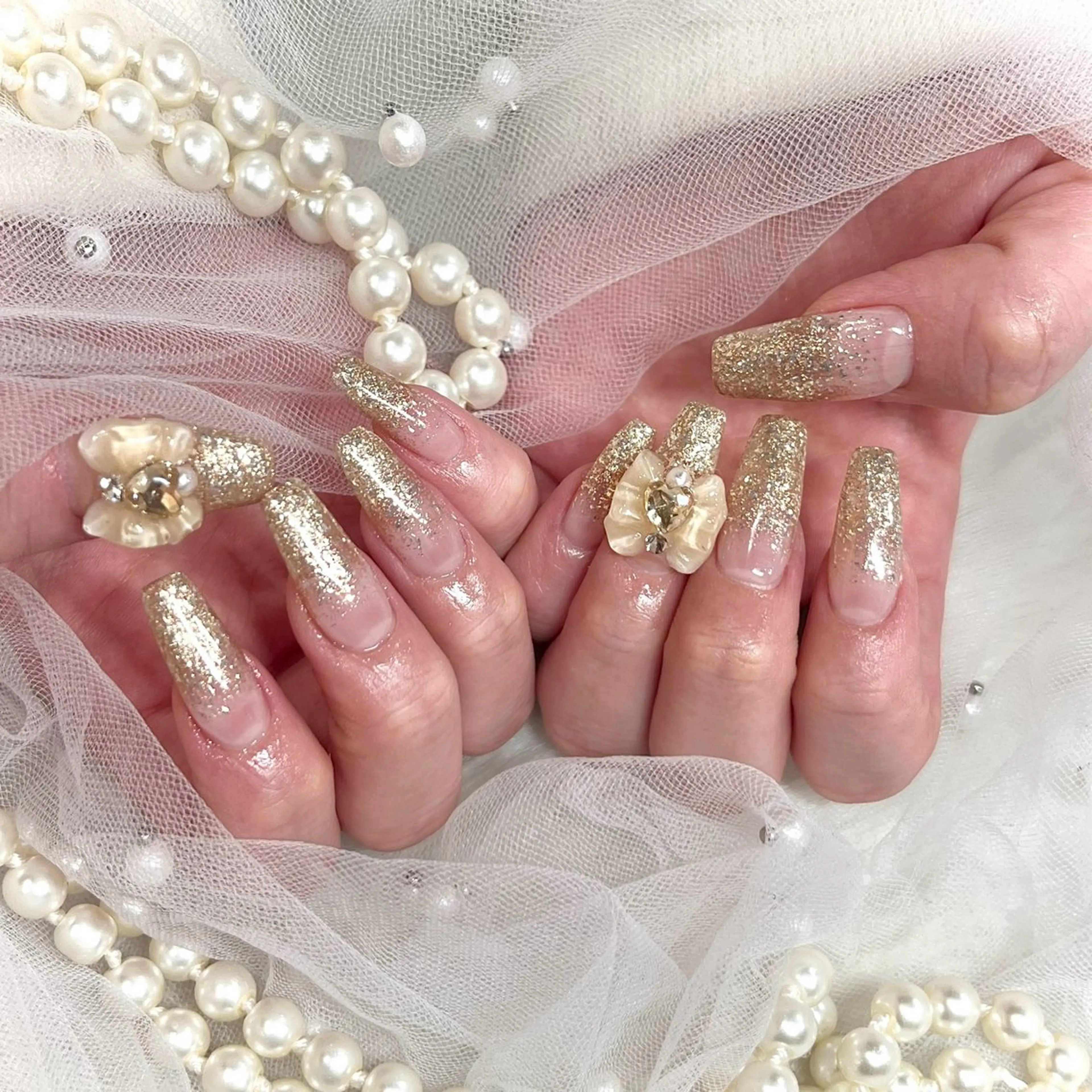 ネイル ゴールド グラデーション キラキラネイル ラメ(グリッター) ラメグラデーション Zir nail 千葉店所属・Zir nail🪽 Otohaのネイルデザイン