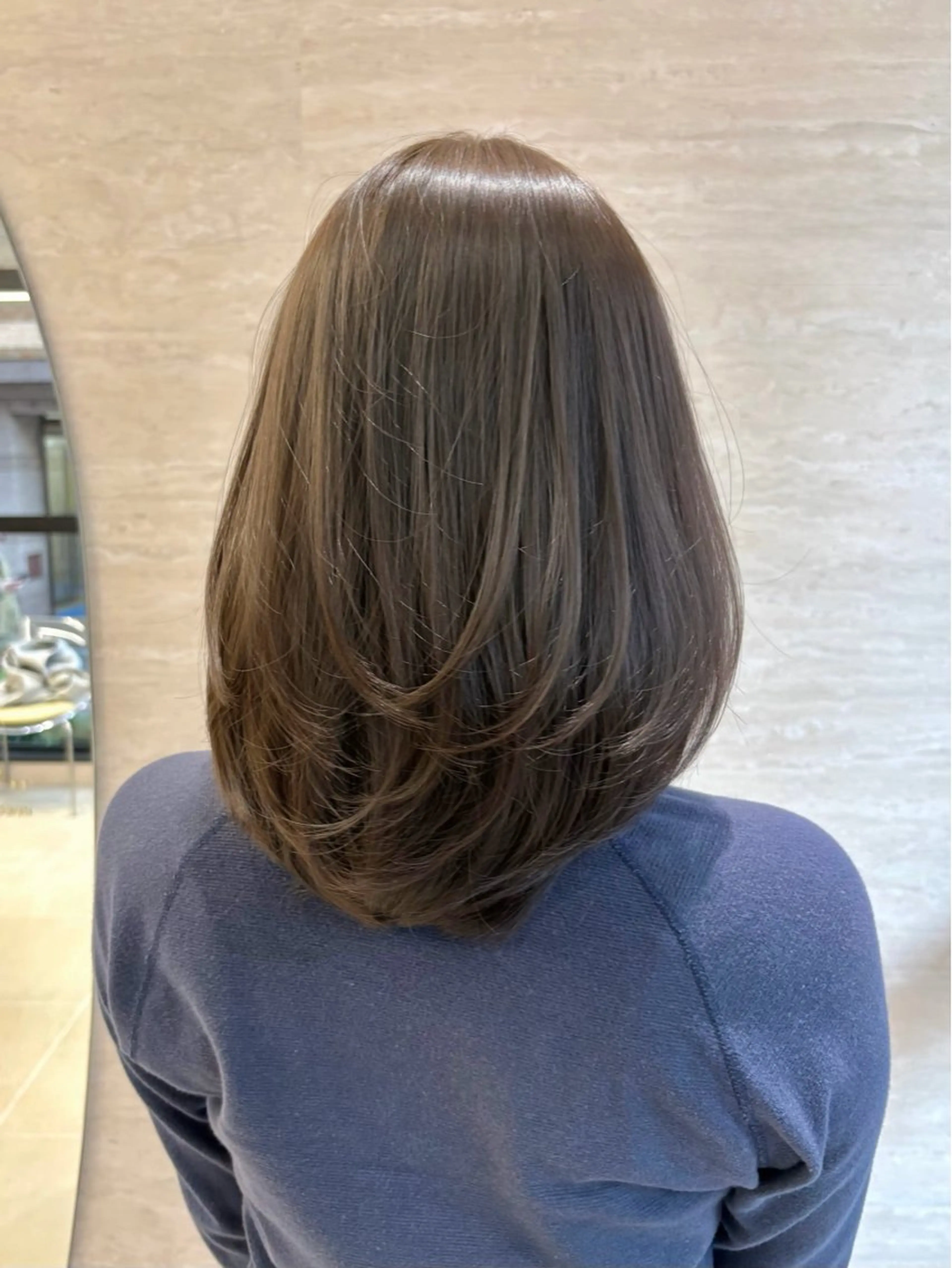 ミディアム カラー ベージュカラー 透明感カラー グレージュ レイヤーカット カット ヘアカラー トリートメント PULSE yokohama所属・横浜駅/韓国レイヤー カット/髪質改善のヘアスタイル
