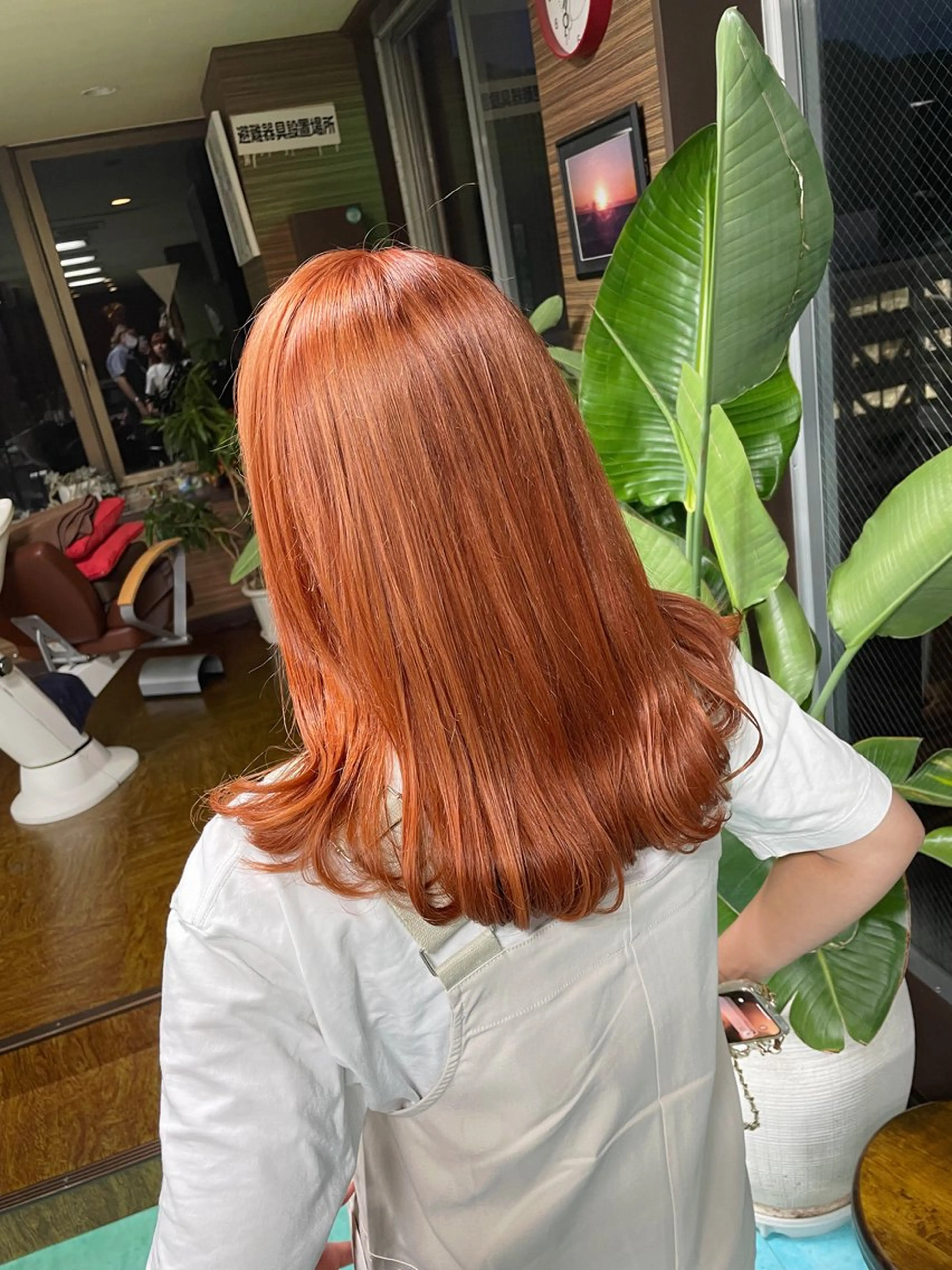 セミロング カラー ベージュカラー ブリーチ オレンジ オレンジベージュ ヘアカラー 土居 正季のヘアスタイル