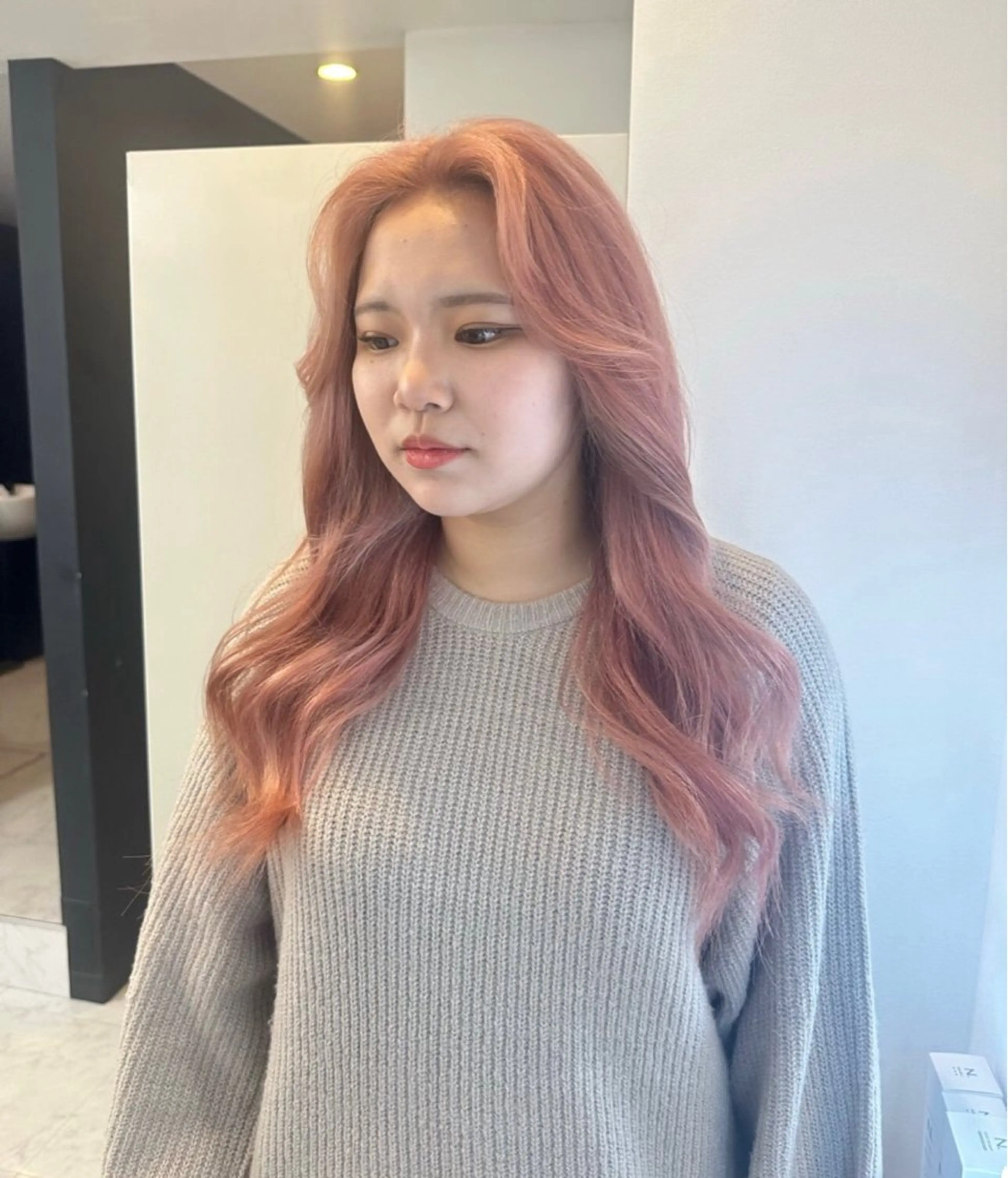 ロング カラー ベージュカラー ブリーチ ケアブリーチ ダブルカラー ハイトーンカラー ヘアカラー トリートメント salowin原宿iori所属・💋ハイトーンデザイ ンヘア💋A'nyuのヘアスタイル