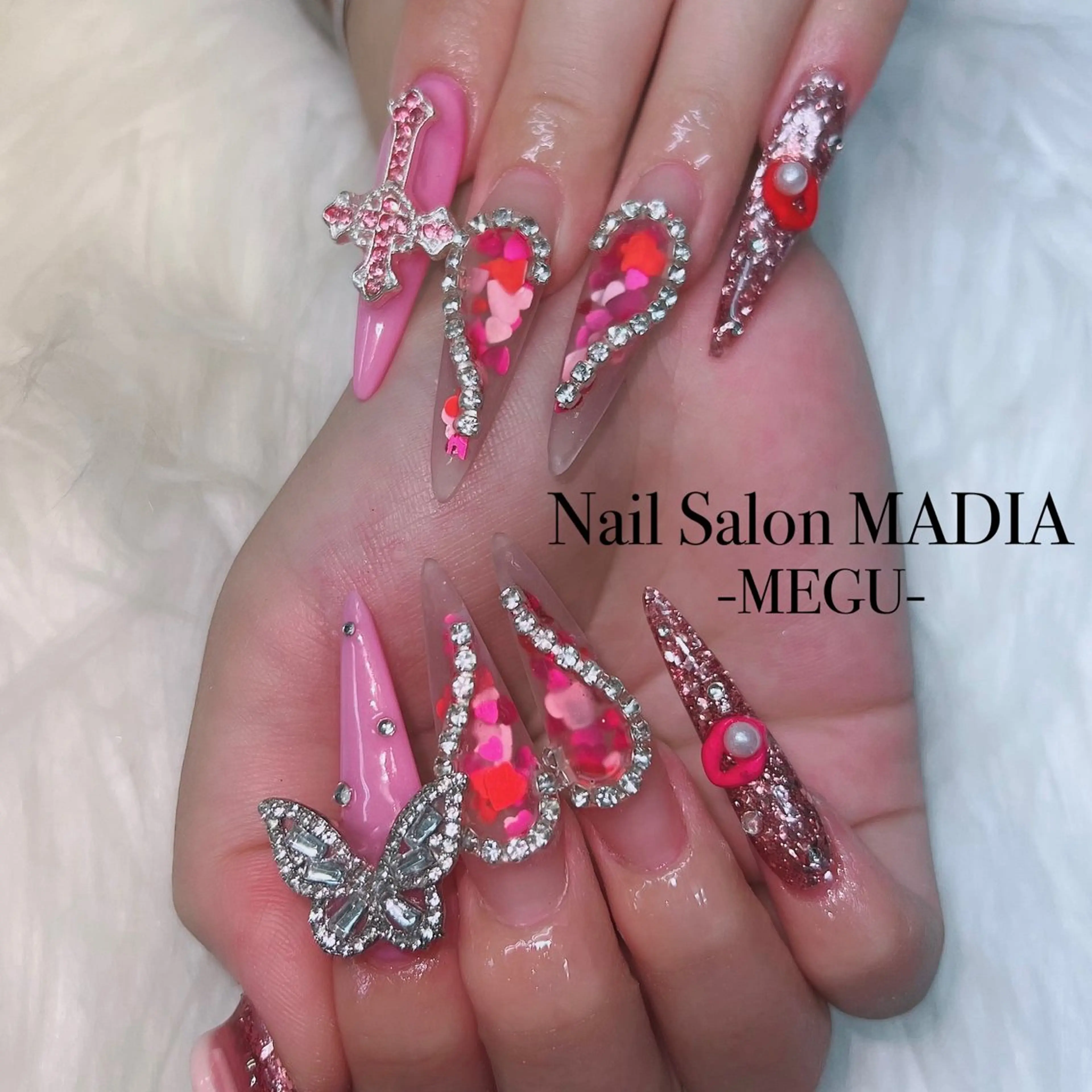 ネイル MADIA藤沢所属・MADIA MEGUのネイルデザイン