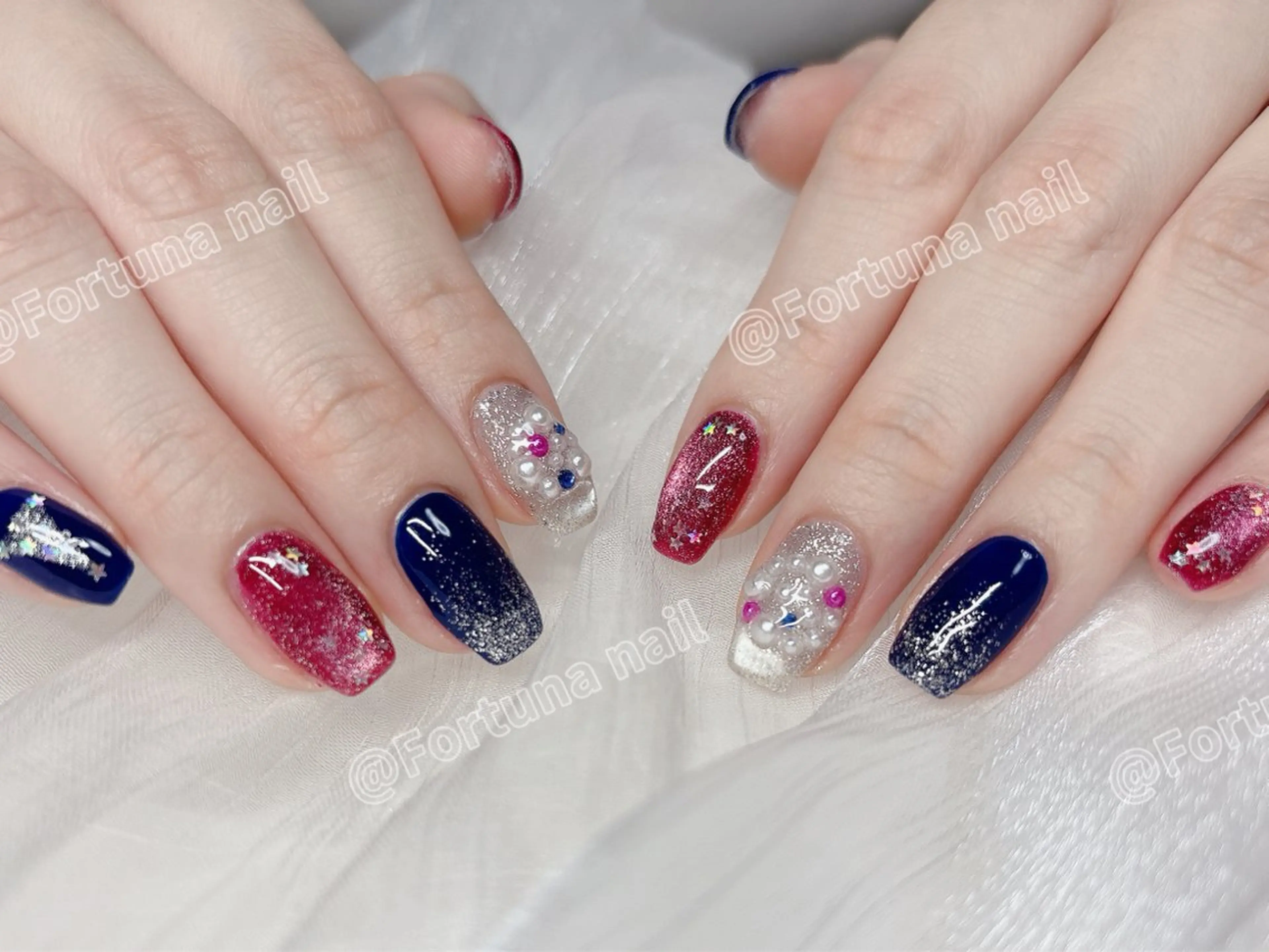 ネイル 冬ネイル クリスマス ハンドネイル Nail •Head スパFortunaのネイルデザイン
