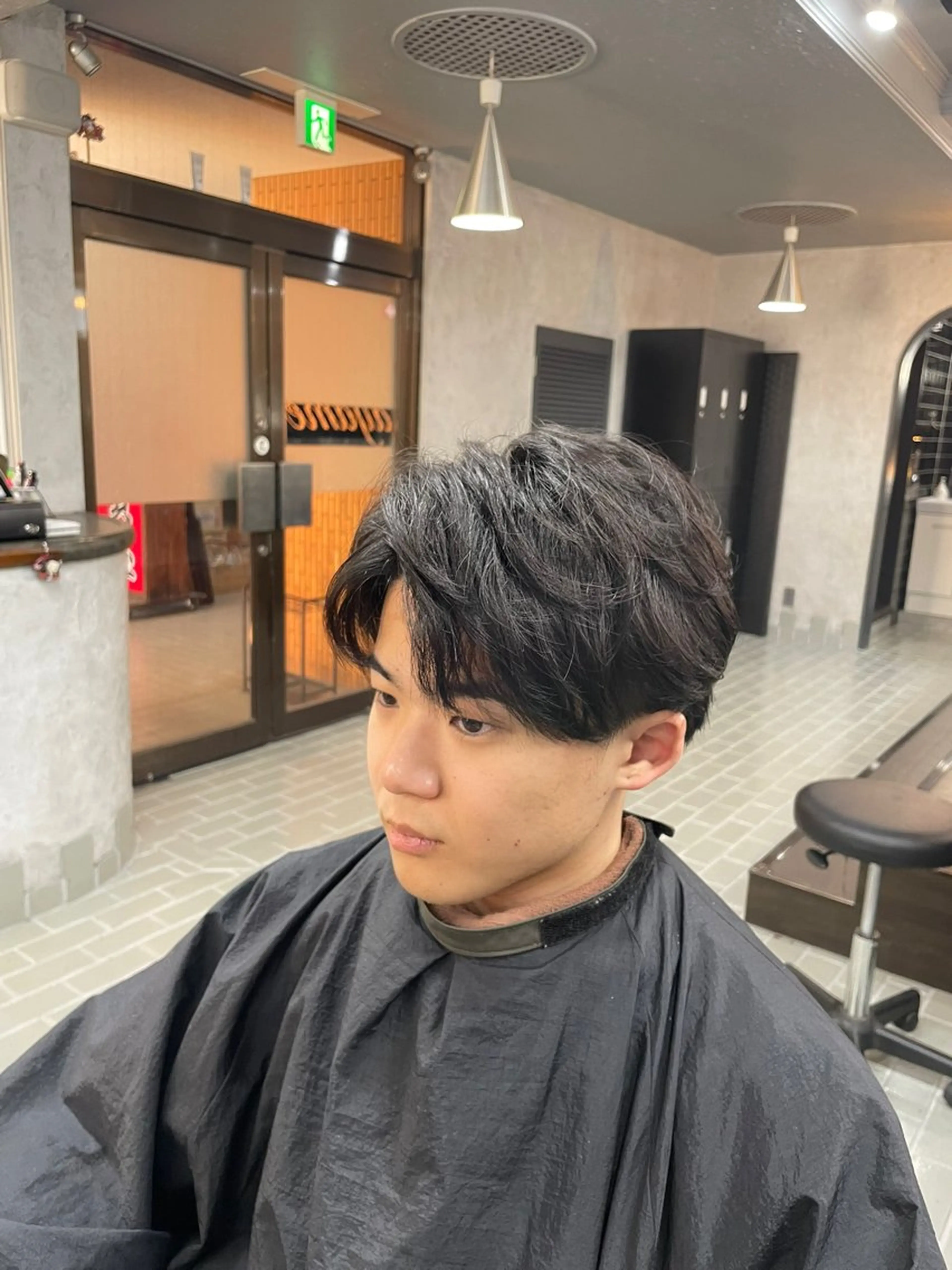 メンズ メンズパーマ カット パーマ 艶髪/透明感カラー 山﨑俊輔のヘアスタイル