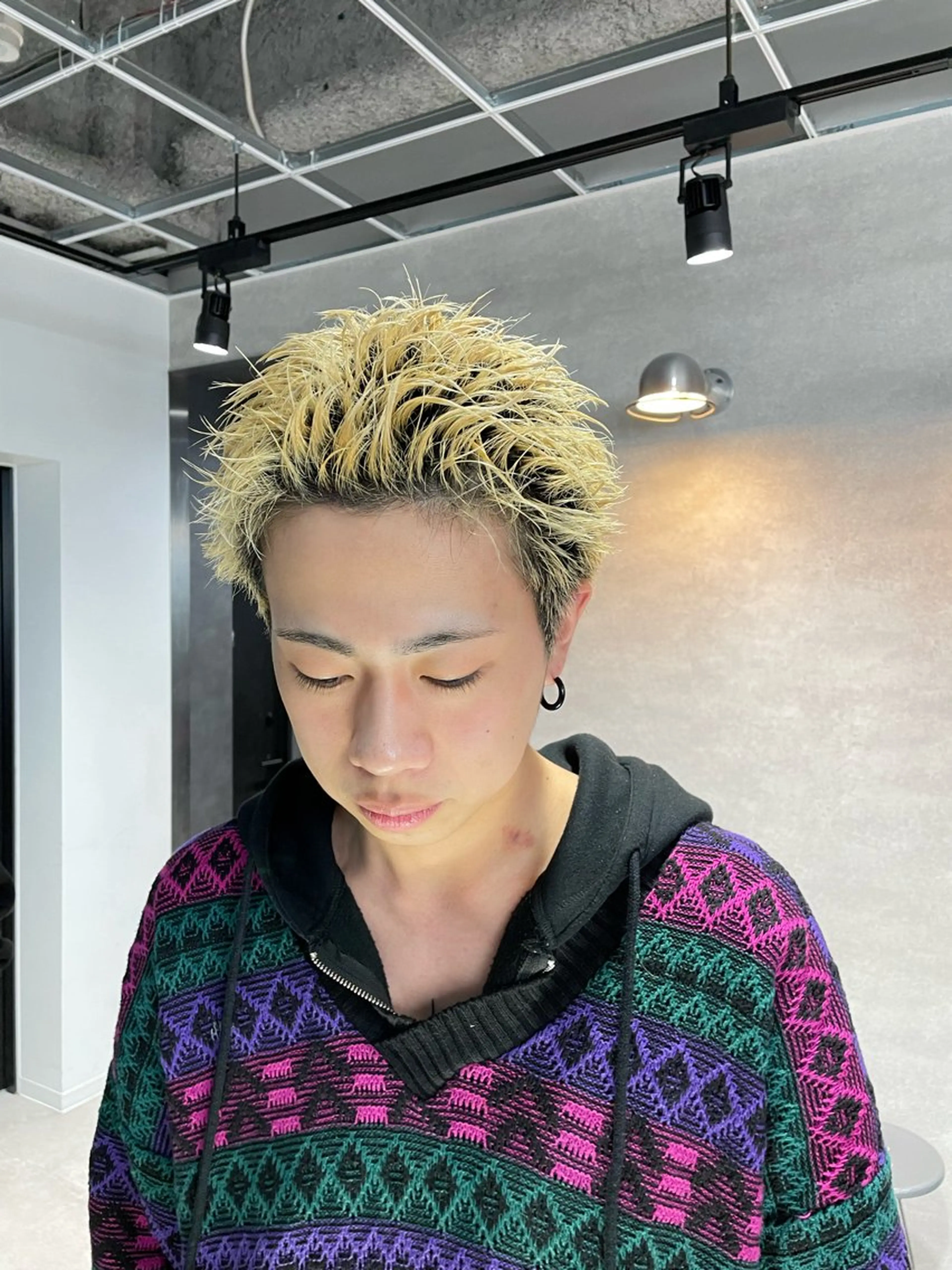 ショート カラー メンズ スパイキーショート ショートヘア カット ヘアカラー 垢抜けハイトーン☀／ 笑顔の美容師／しゅんのヘアスタイル