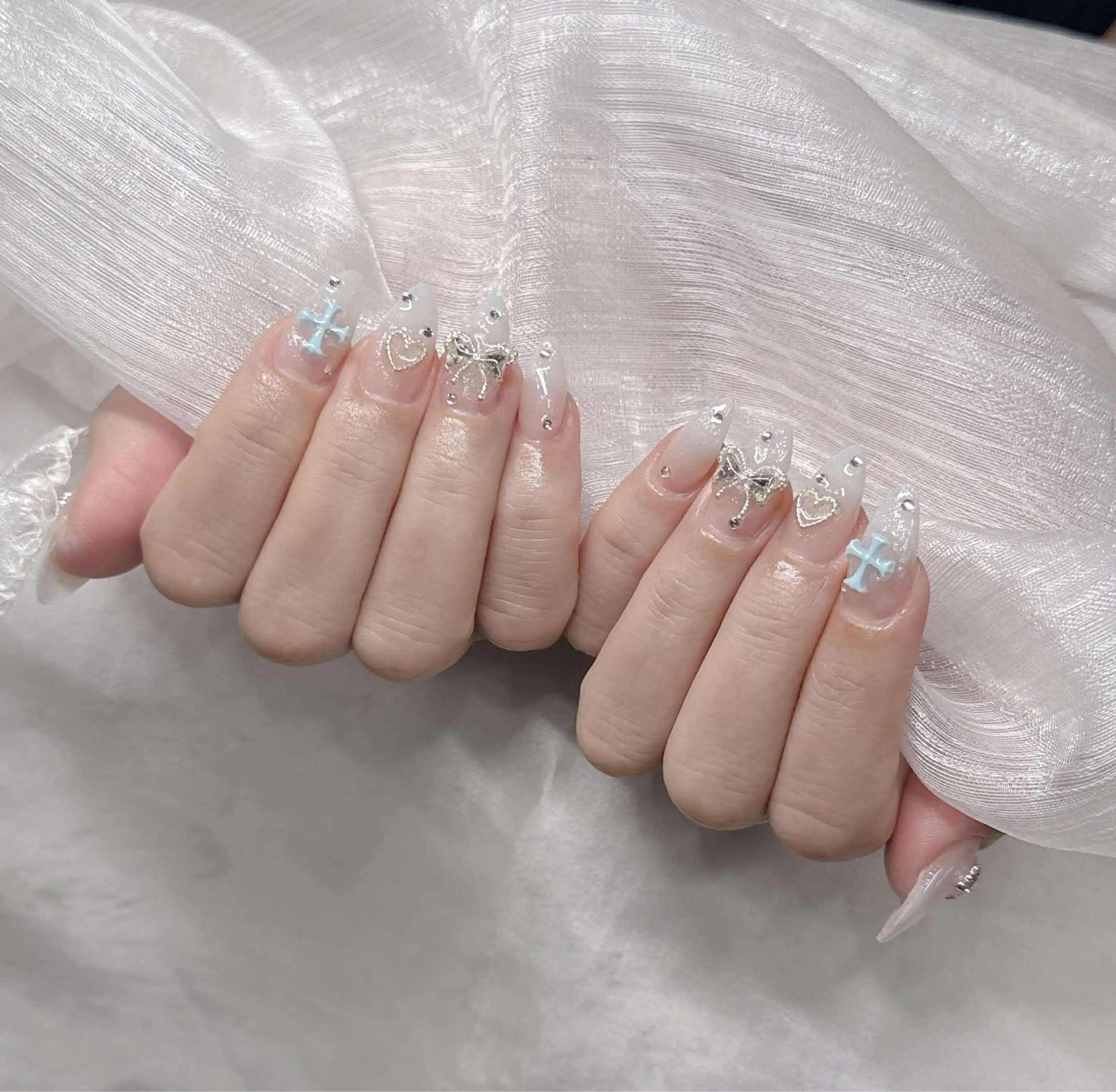 ネイル 長さ出し グラデーション 卒業式 キラキラネイル マグネットネイル ハンドネイル Lee Nailsのネイルデザイン