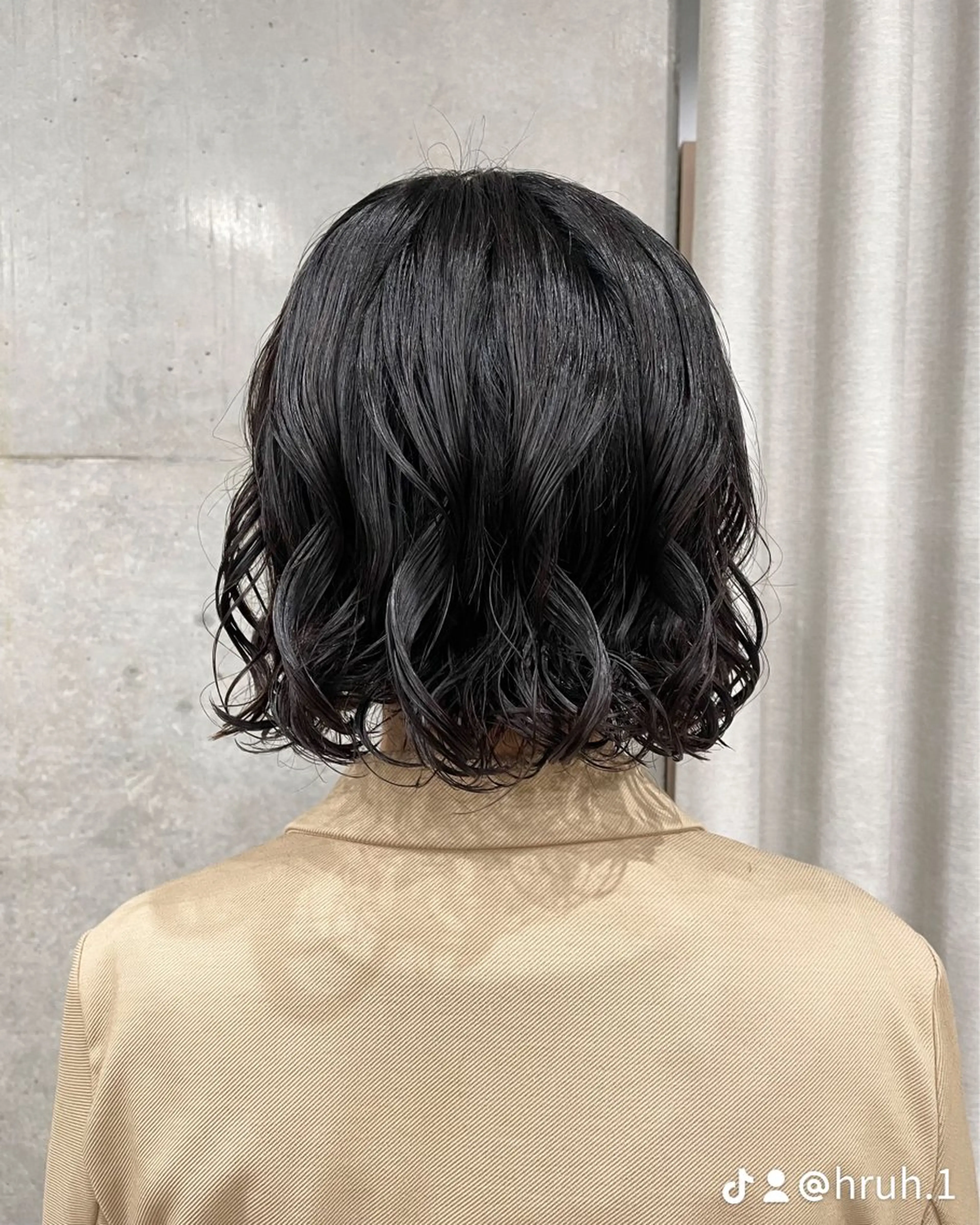 ミディアム パーマ カット レイヤーカット/ パーマ‪/表参道のヘアスタイル