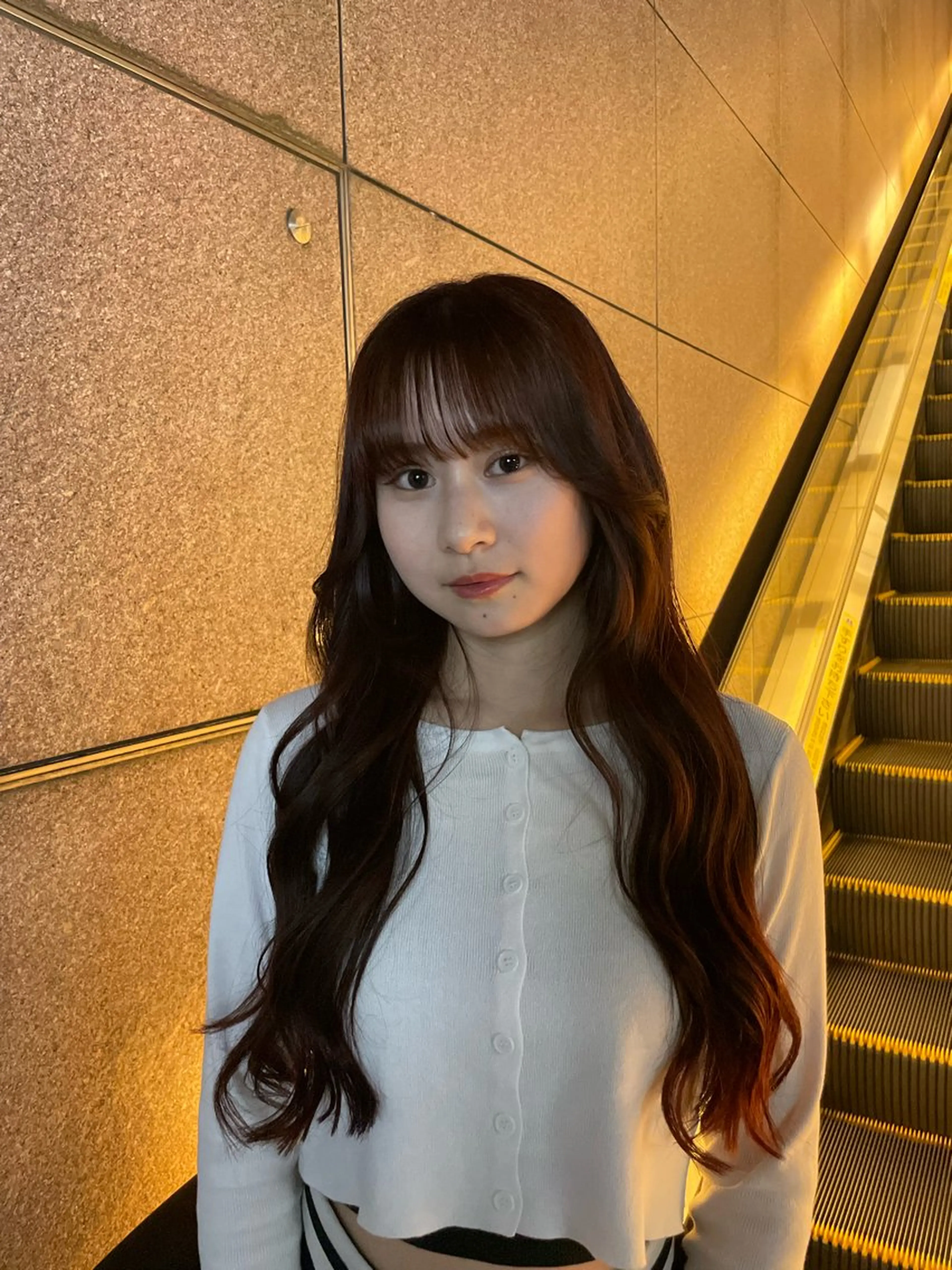 ロング カラー アッシュ ベージュカラー ブリーチ 透明感カラー ダブルカラー レイヤー /髪質改善/ariのヘアスタイル