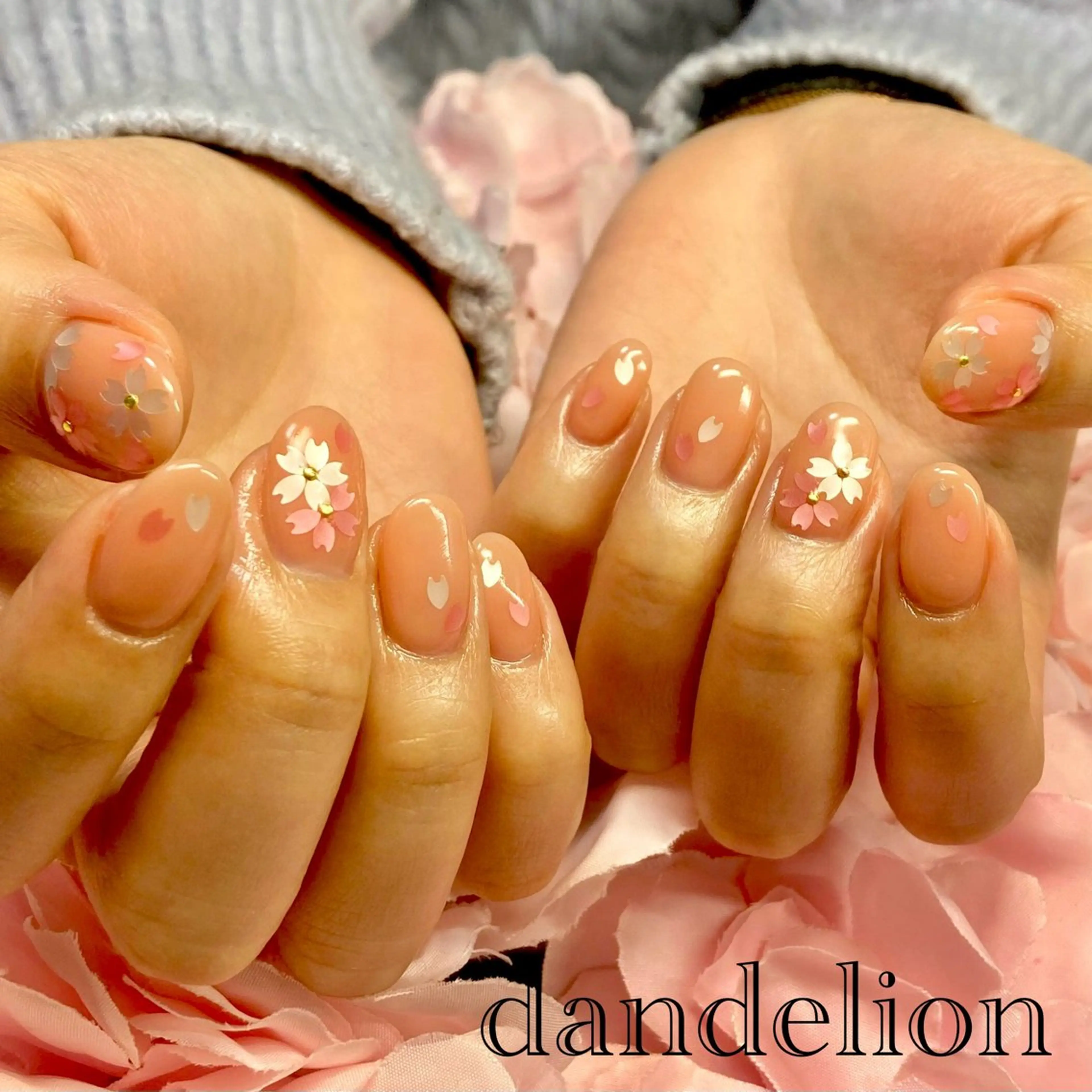 ネイル ハンドネイル ハンドケア dandelion ダンデライオンのネイルデザイン