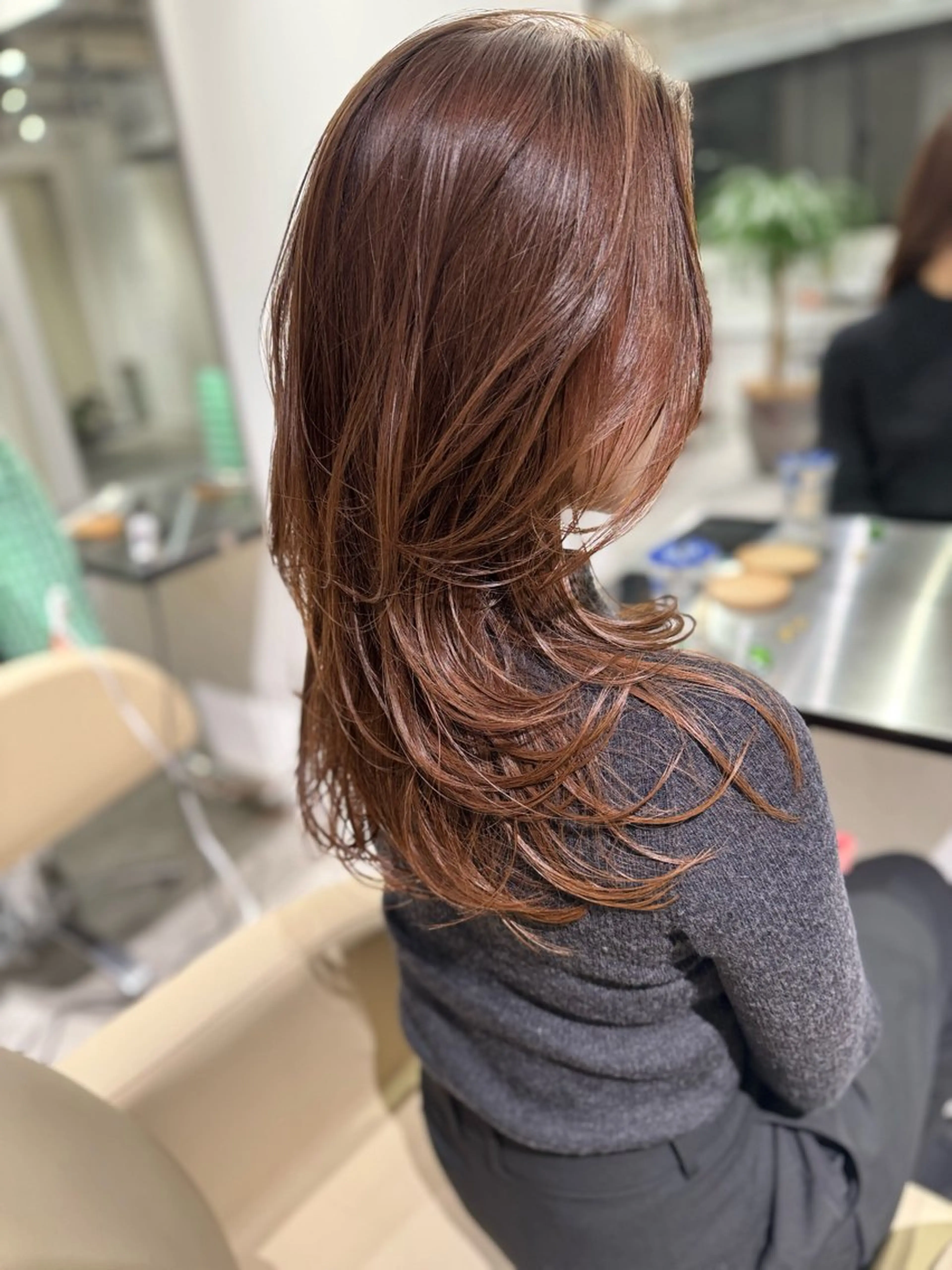 ロング カラー ハイライトカラー ハイライト 髪質改善 レイヤーカット カット ヘアカラー reverie【レヴリー】所属・夜23時まで予約🉑 reverieあきらのヘアスタイル