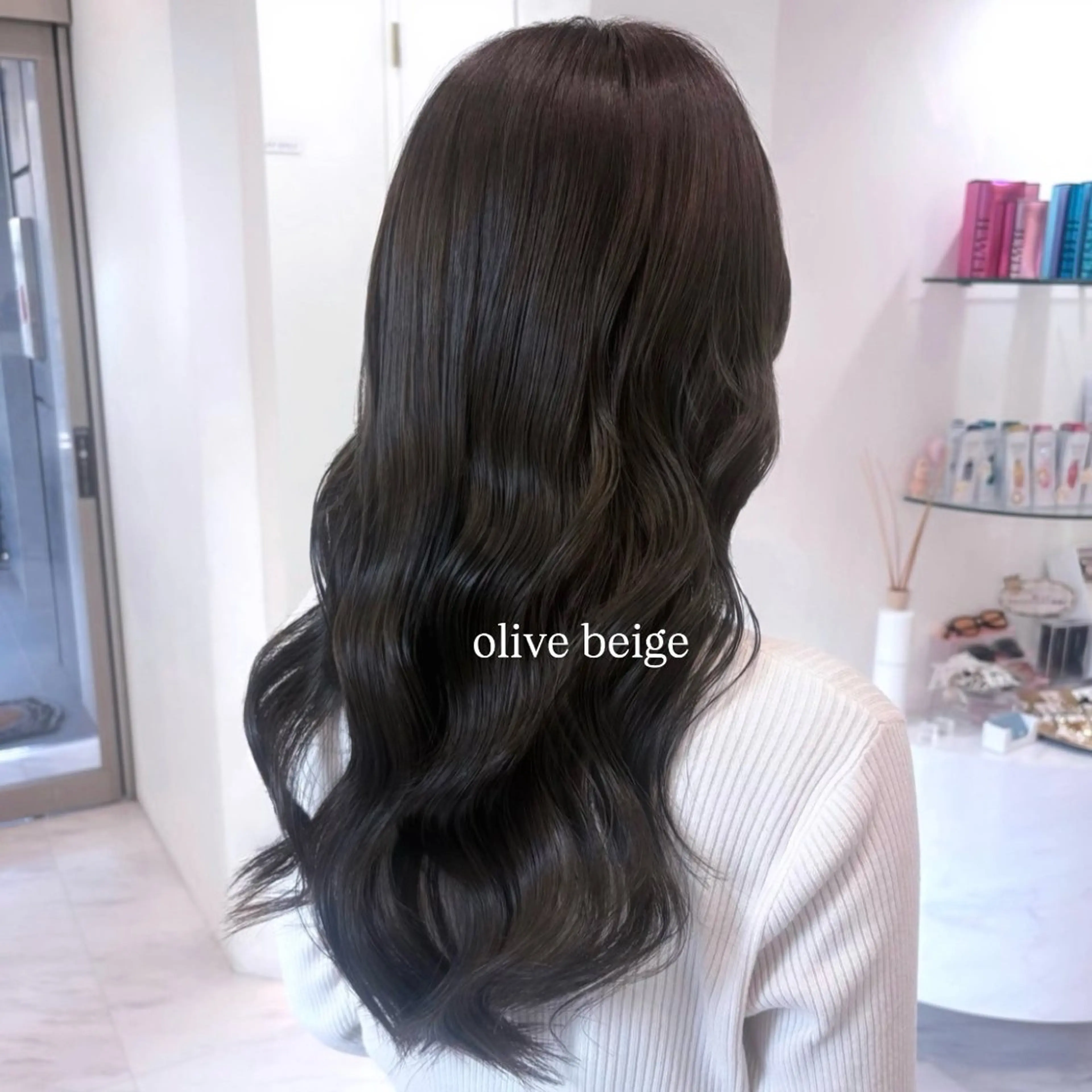 ロング 𝑚𝑖𝑤𝑎 /名駅/透明感カラーのヘアスタイル