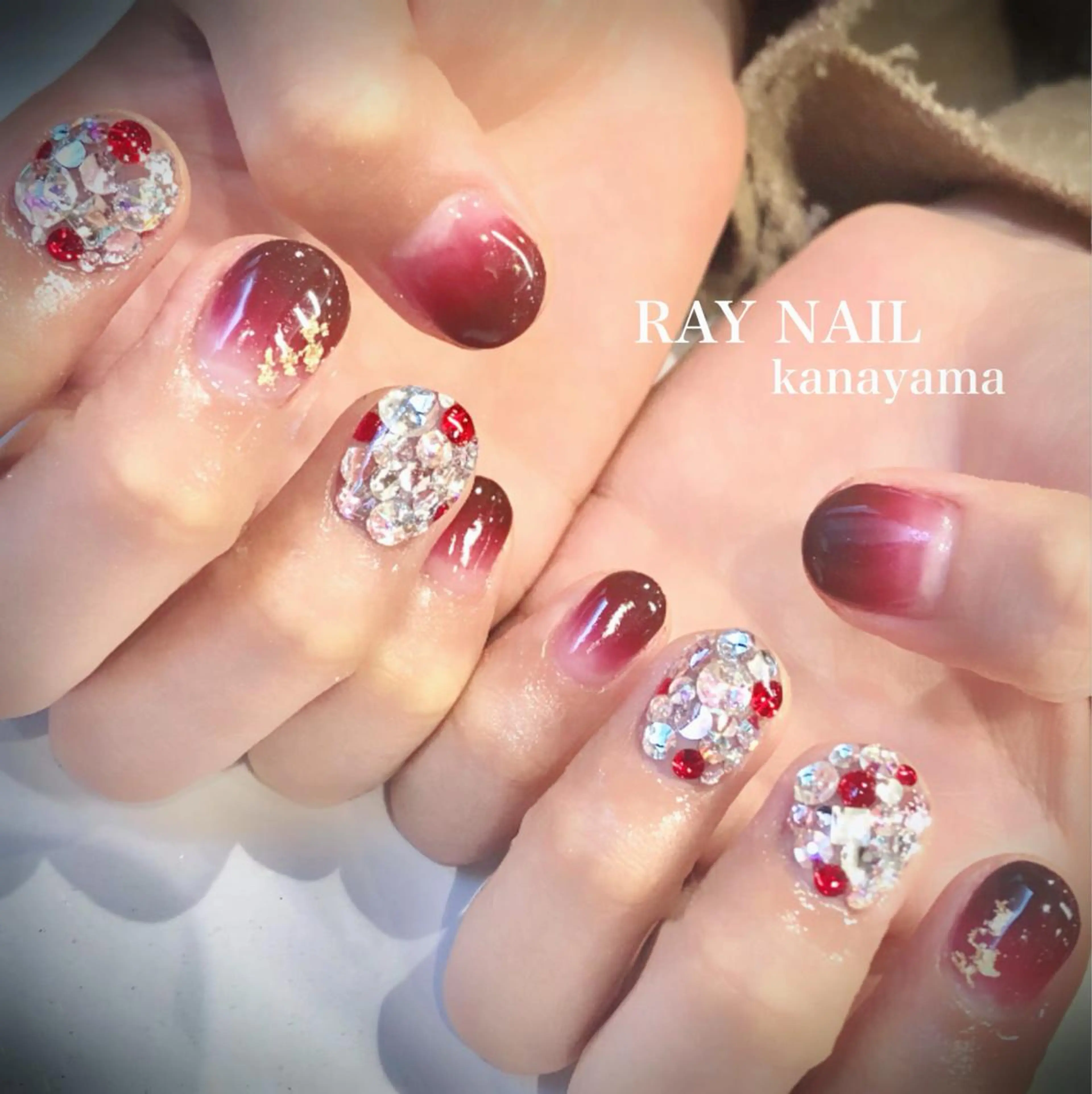 ネイル グラデーション 赤色 Arowa 伊田のネイルデザイン