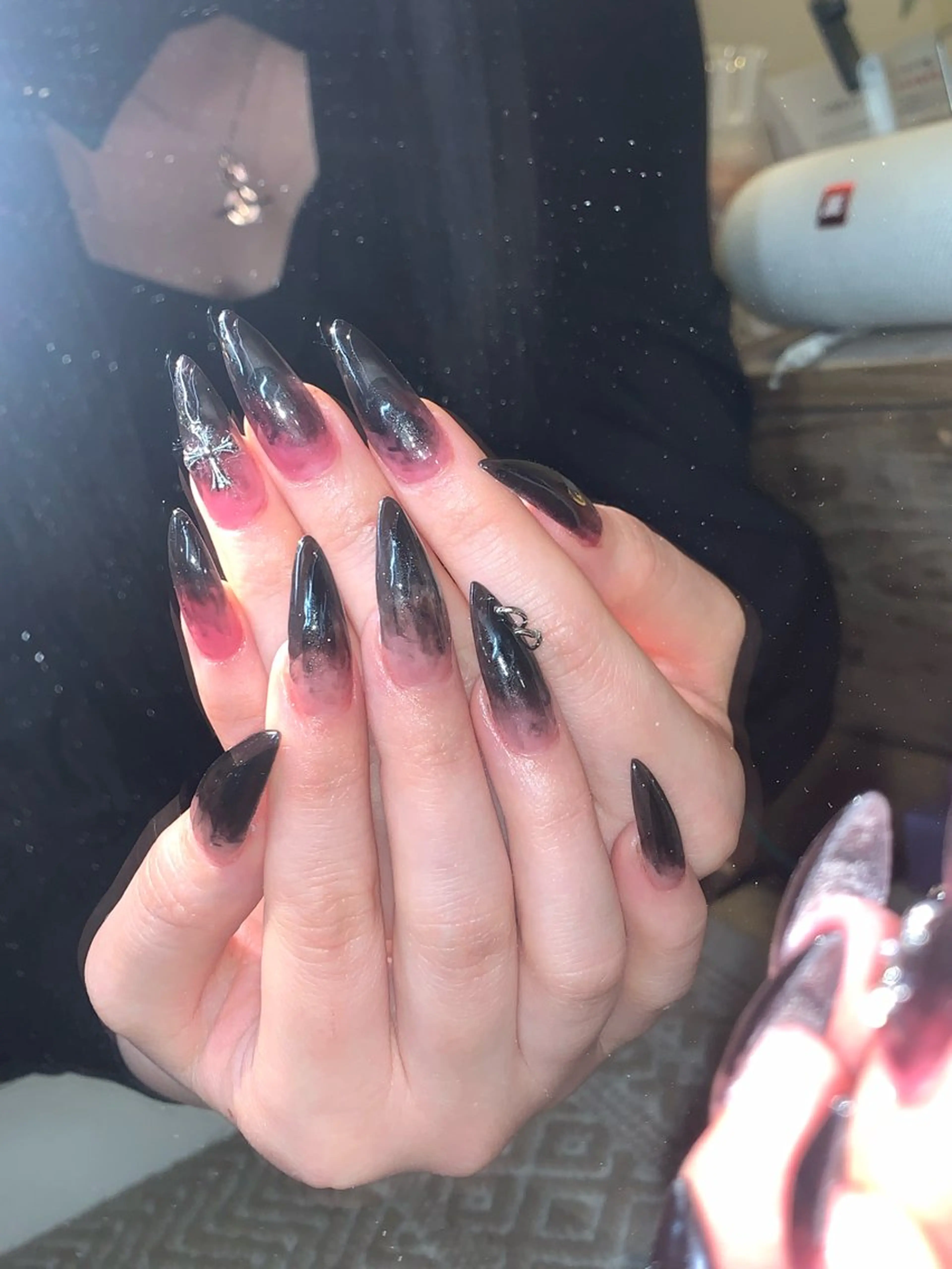 ネイル ハンドネイル NES NAIL所属・さゆり￤推しキャラ ￤ロングネイル🩷のネイルデザイン