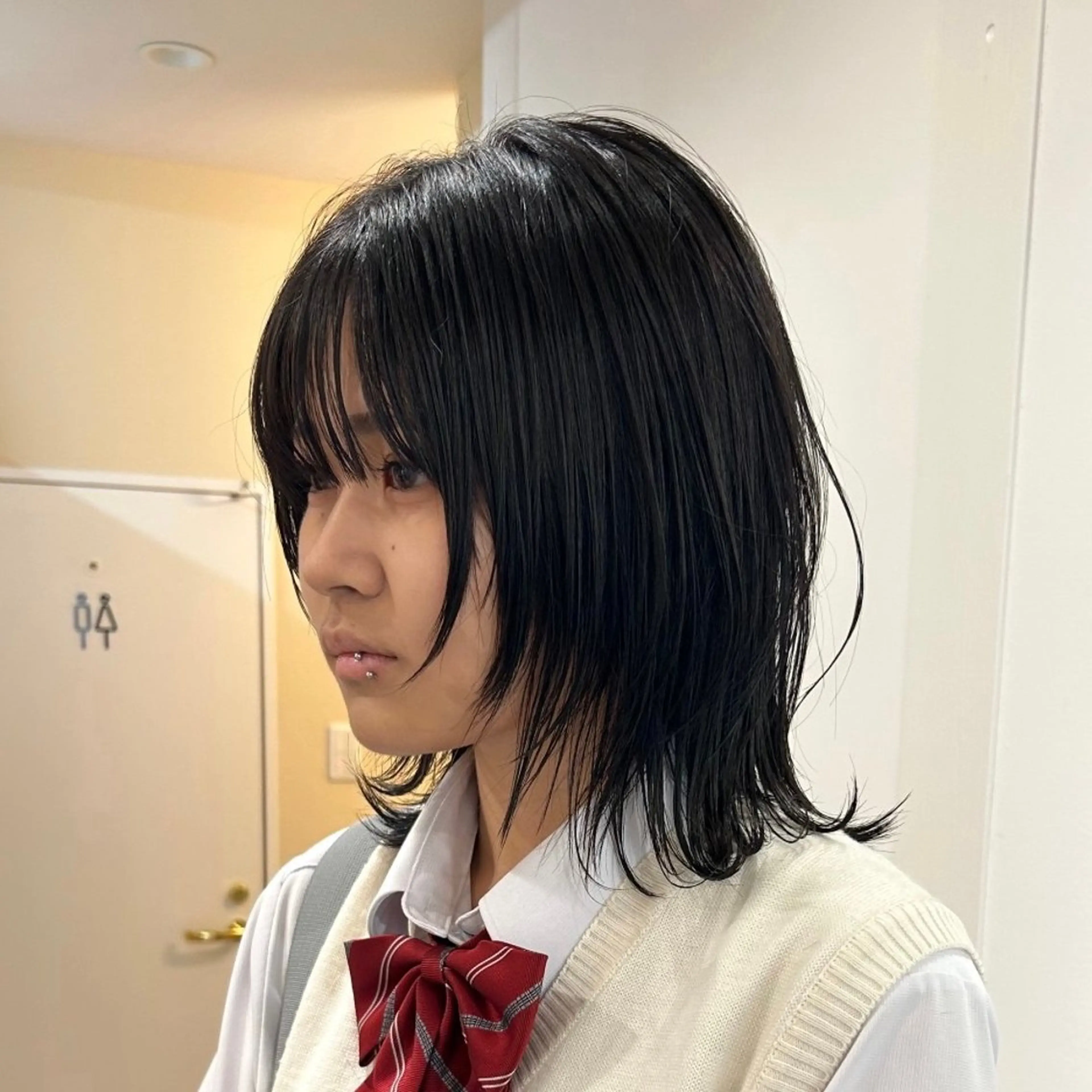 ミディアム ウルフカット ハイトーン/ ウルフ/suzuhaのヘアスタイル