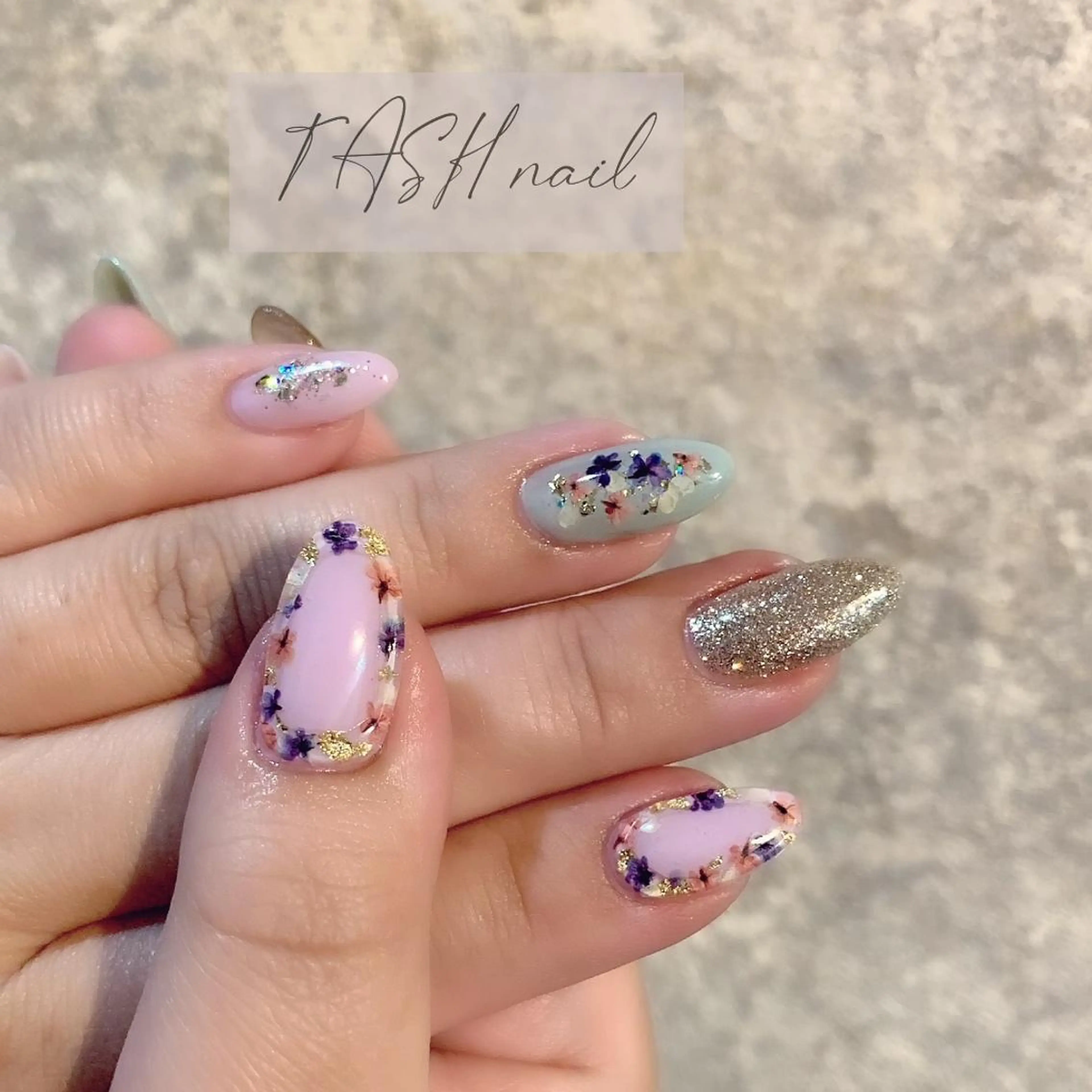 ネイル TASH nailのネイルデザイン