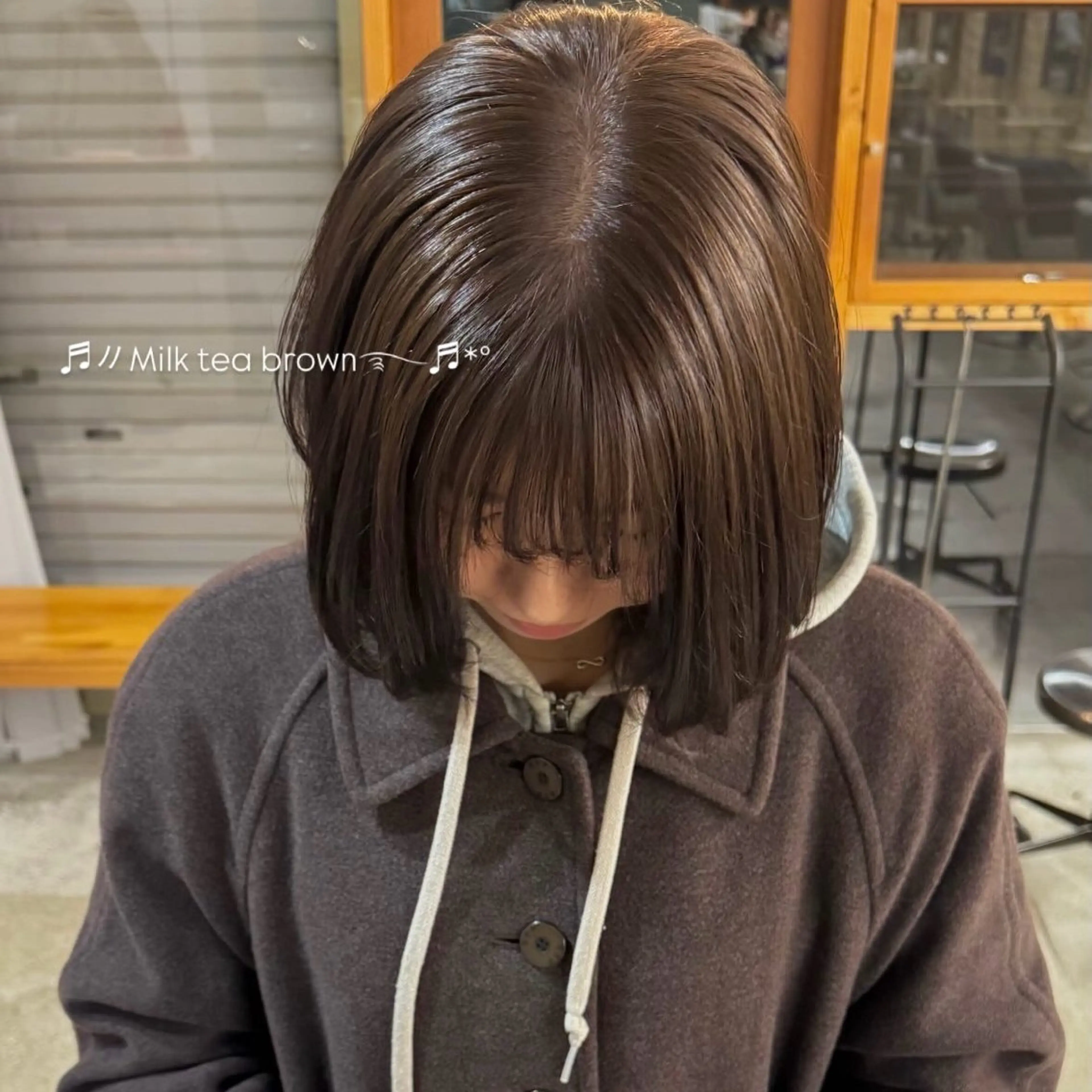 ショート ミルクティーブラウン ヘアカラー Cipre にちかのヘアスタイル