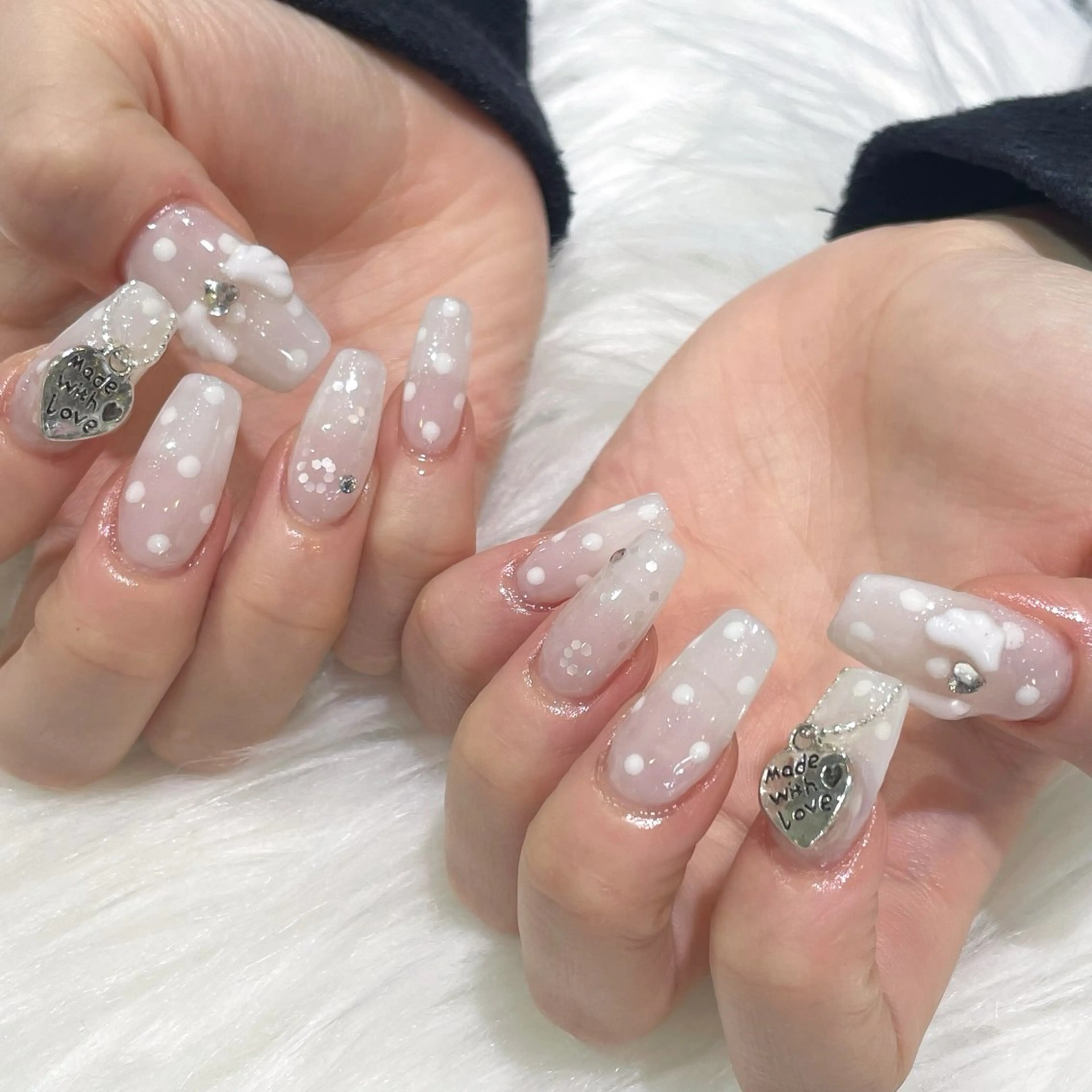 ネイル ドット ハート 持ち込み シルバー ハンドネイル jujur HARUKA🌸のネイルデザイン