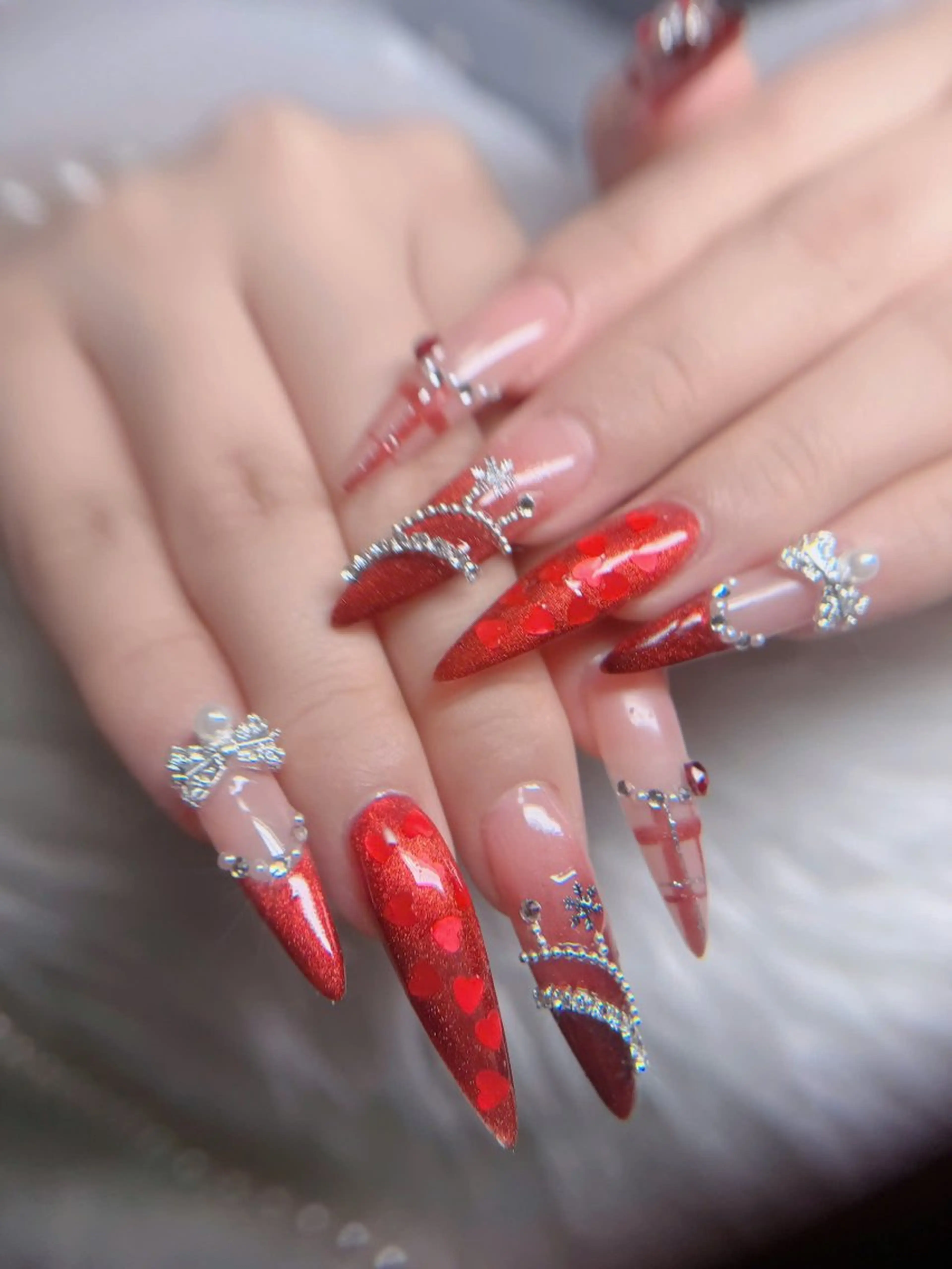 ネイル オーロラネイル フレンチネイル ジェルネイル ハロウィン キラキラネイル ハンドネイル H.baby Nail Salonのネイルデザイン