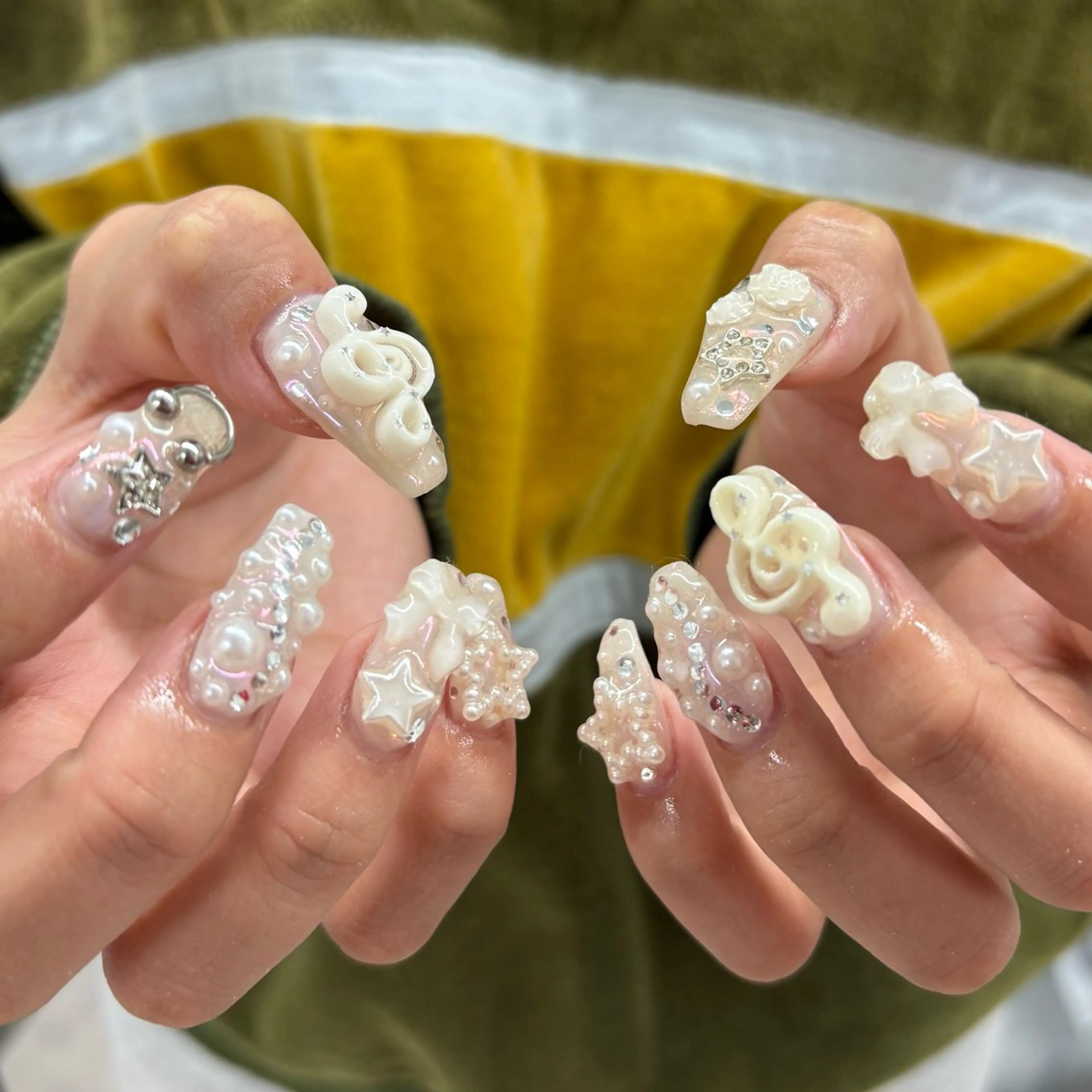 ネイル ハンドネイル yuria 🎀海外ネイル🌺のネイルデザイン