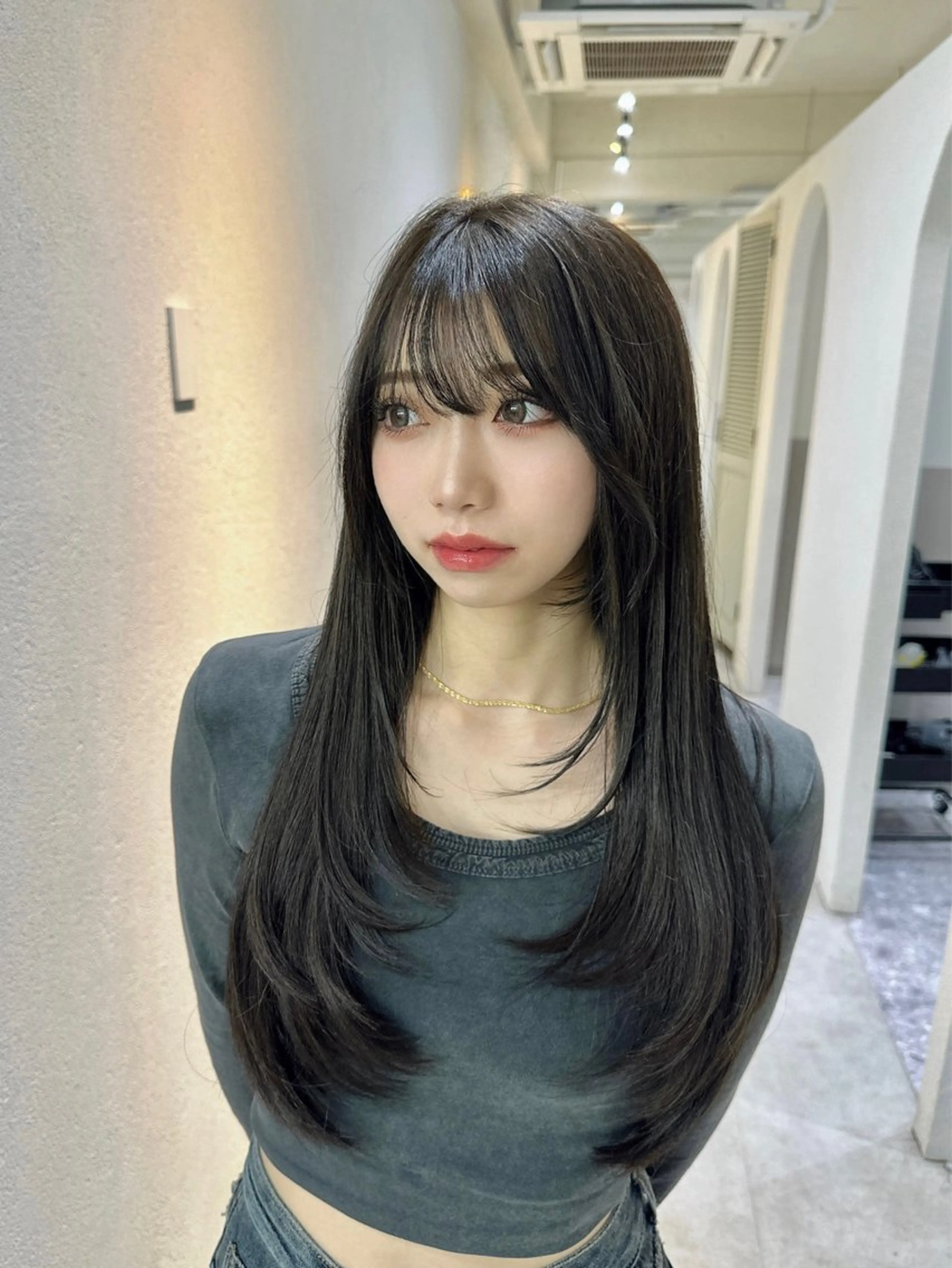 ロング 韓国レイヤー透明感 カラーヨウスケのヘアスタイル