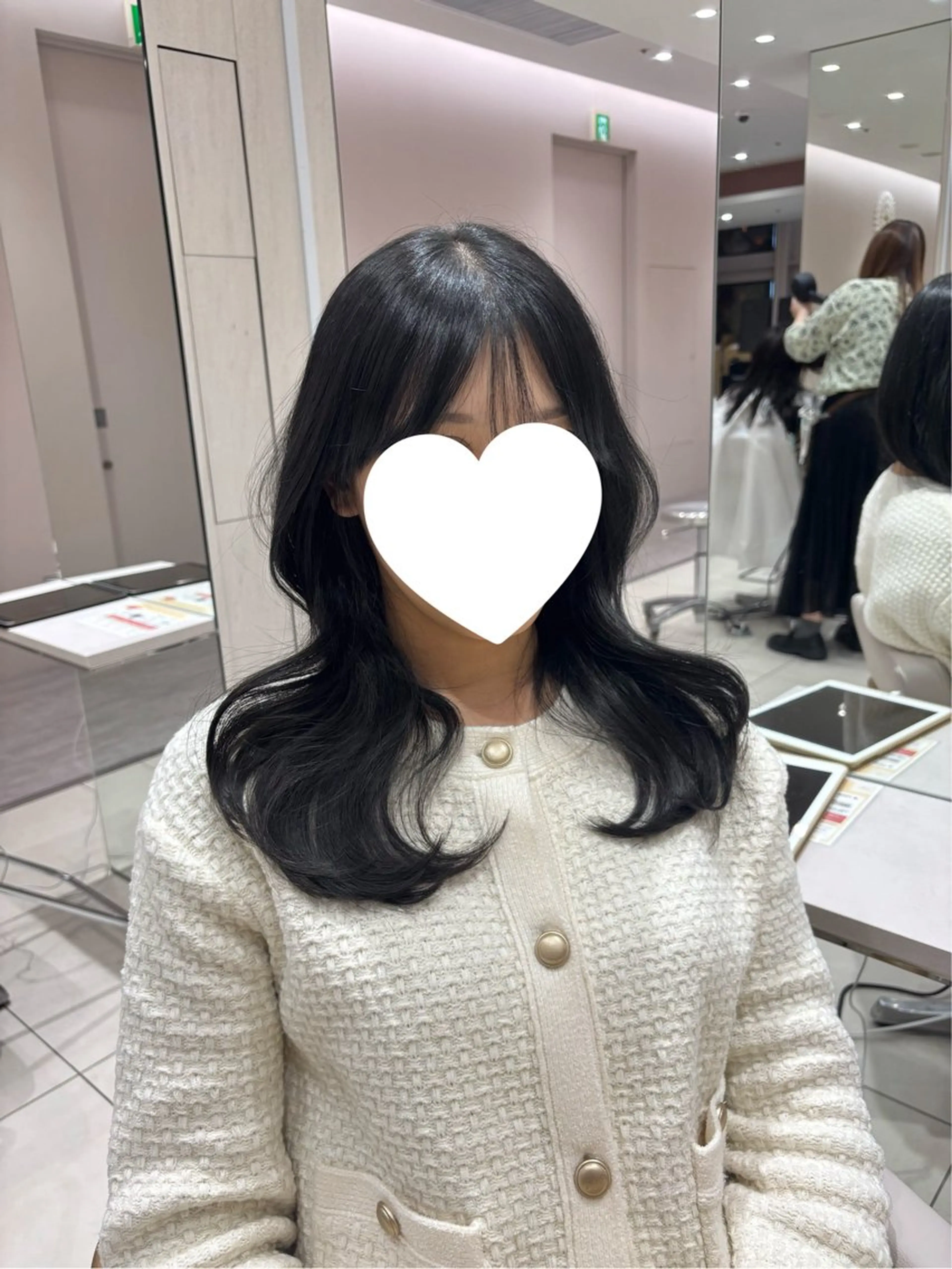 セミロング ヘアアレンジ 透明感カラー / レイヤー/ mamiのヘアスタイル