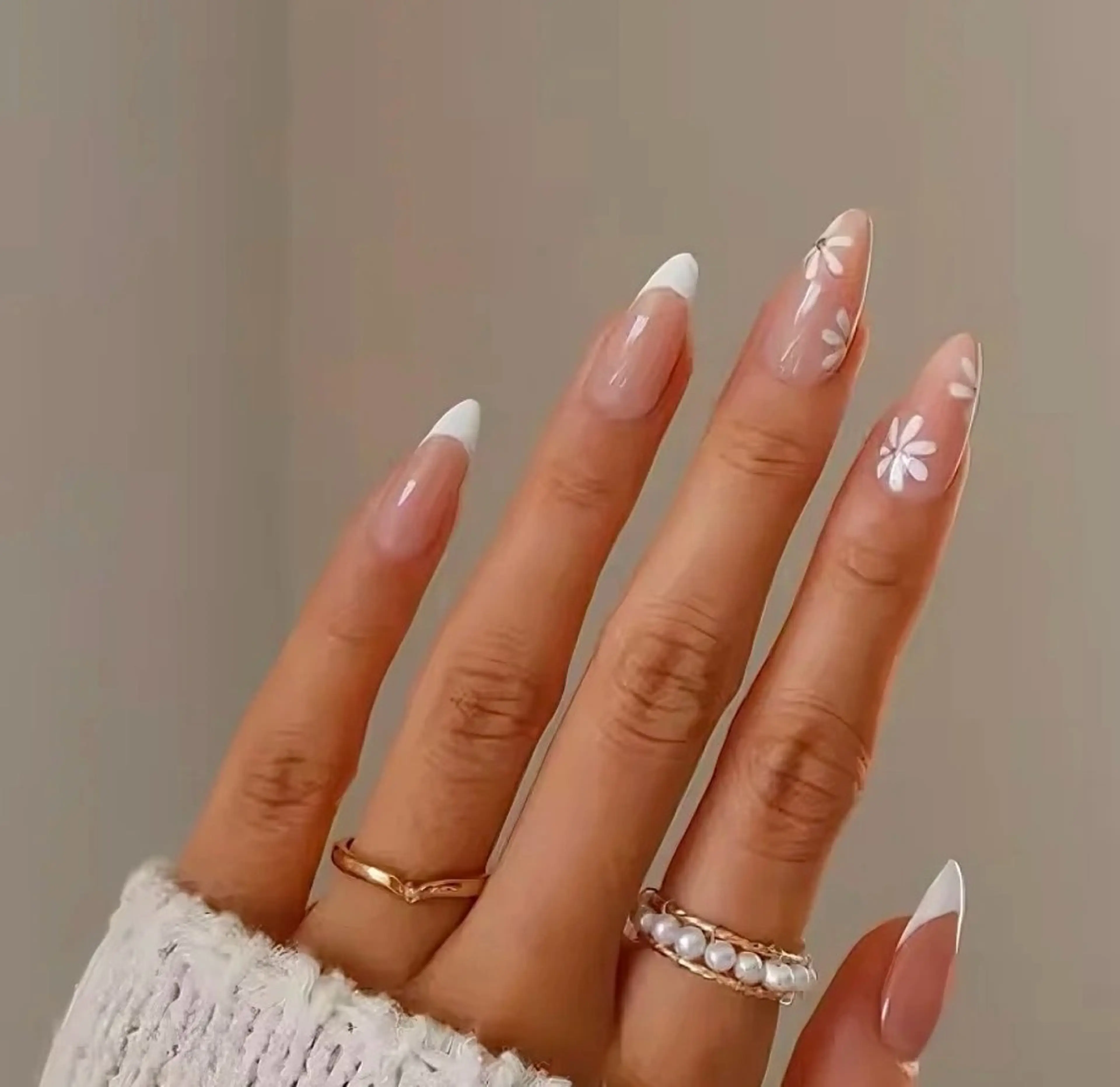 ネイル 高木 維麗絲のネイルデザイン