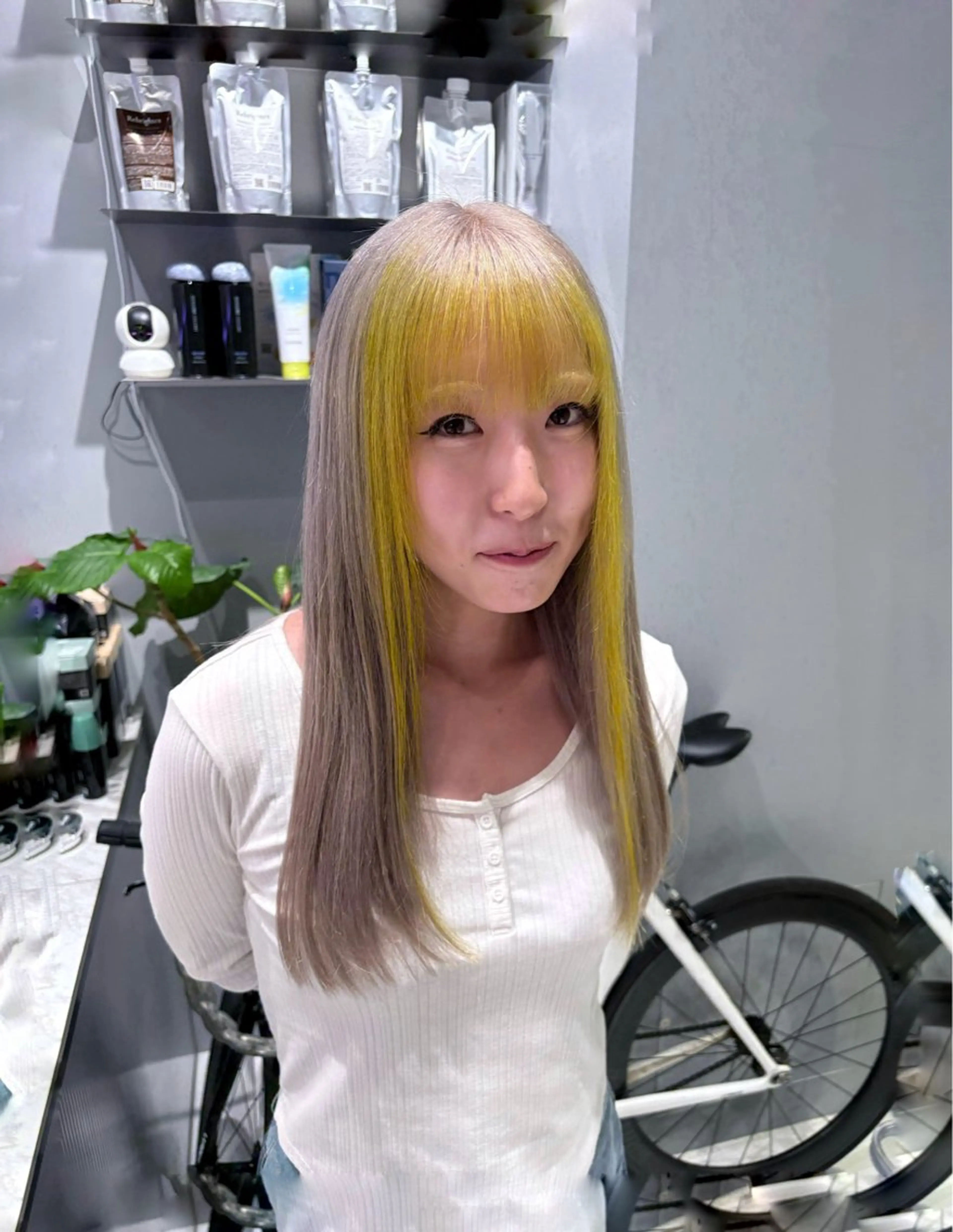 セミロング カラー カット ヘアカラー トリートメント 菜々🫧新宿 透明感ケアブリーチのヘアスタイル
