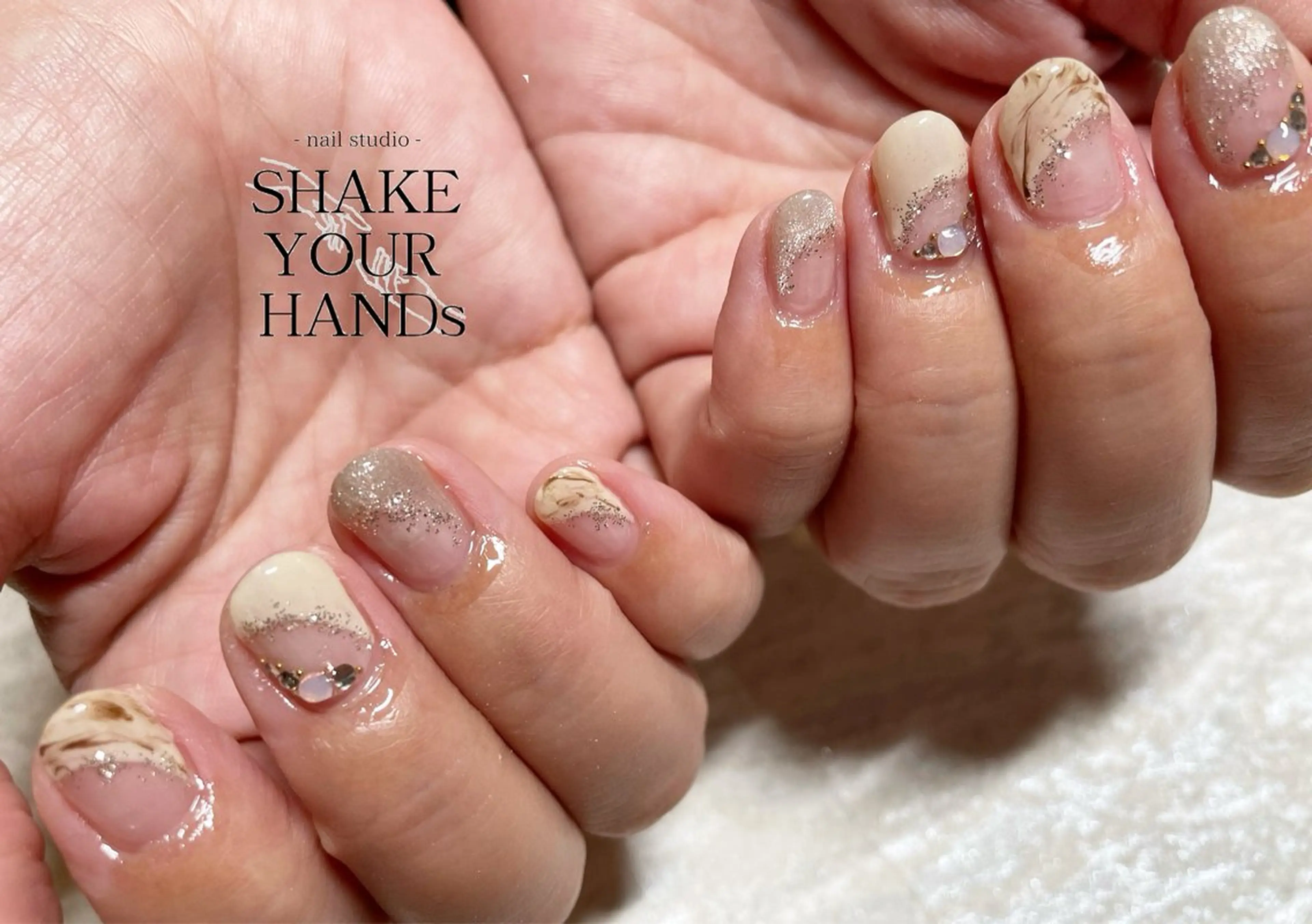 ネイル ハンドネイル ネイルスタジオ シェイクユアハンズのネイルデザイン