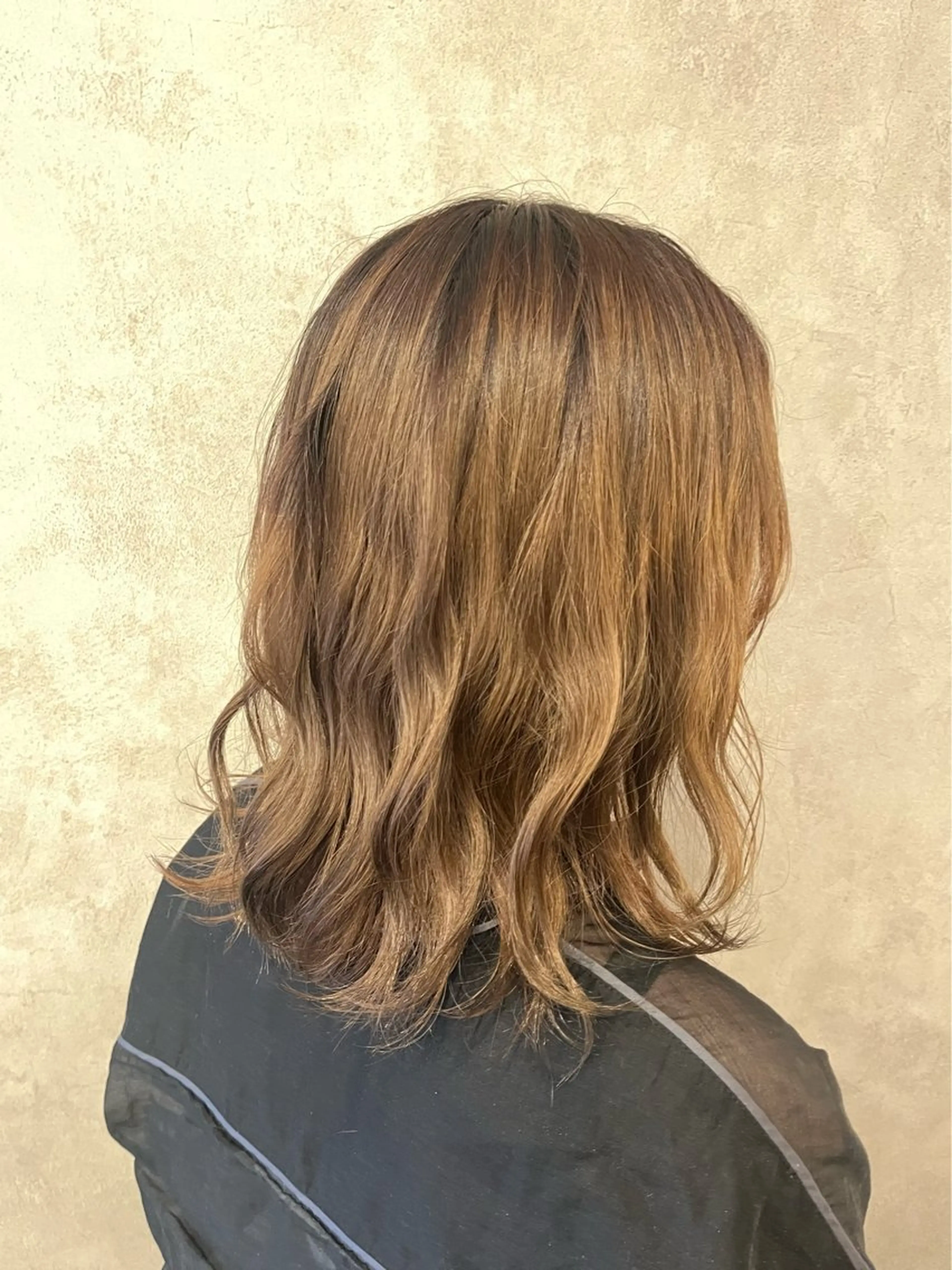 ミディアム カラー 原口 圭織のヘアスタイル