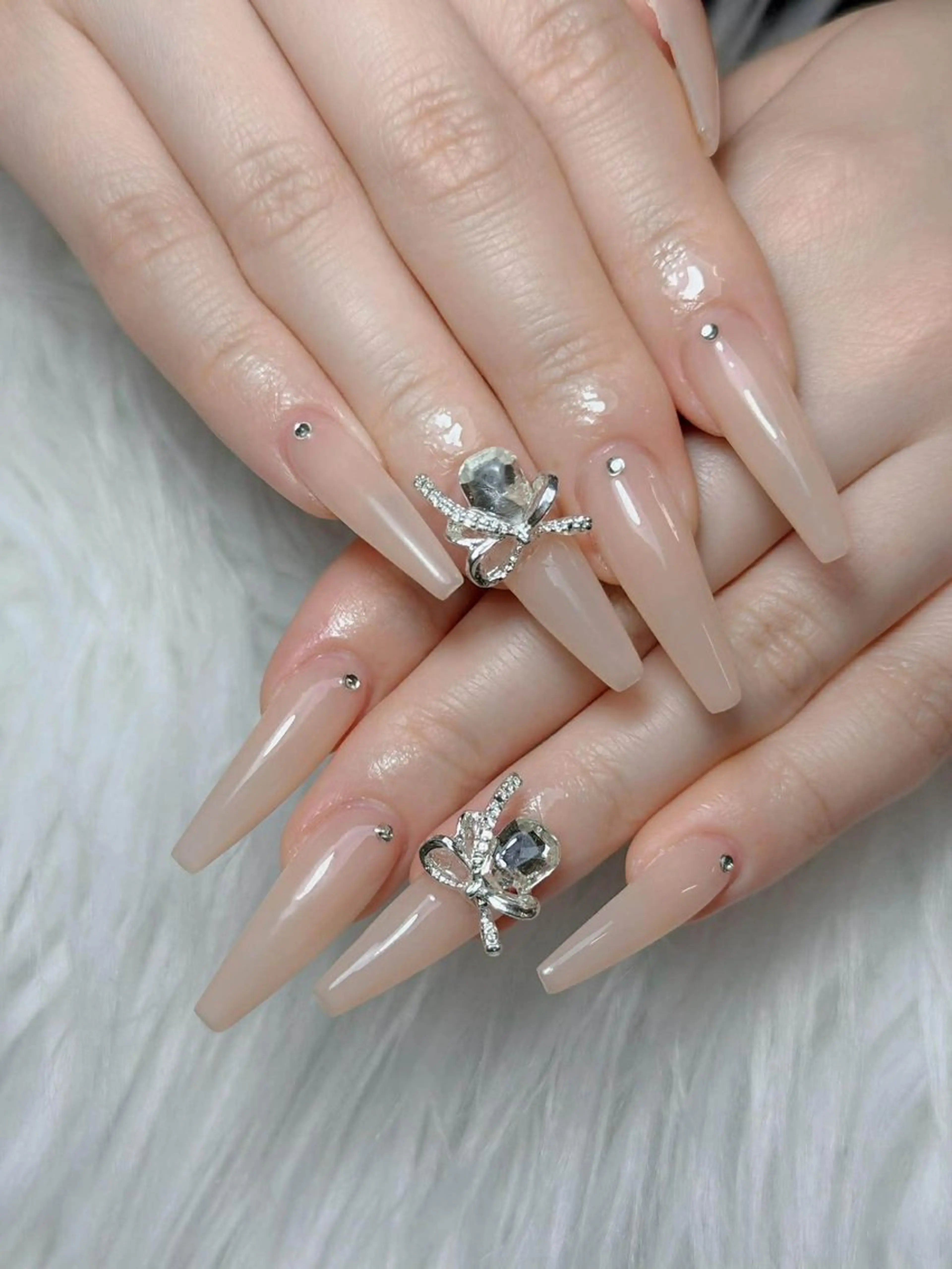 ネイル オーロラネイル チークネイル フットネイル フレンチネイル 韓国ネイル ハンドネイル Lumi Nailのネイルデザイン