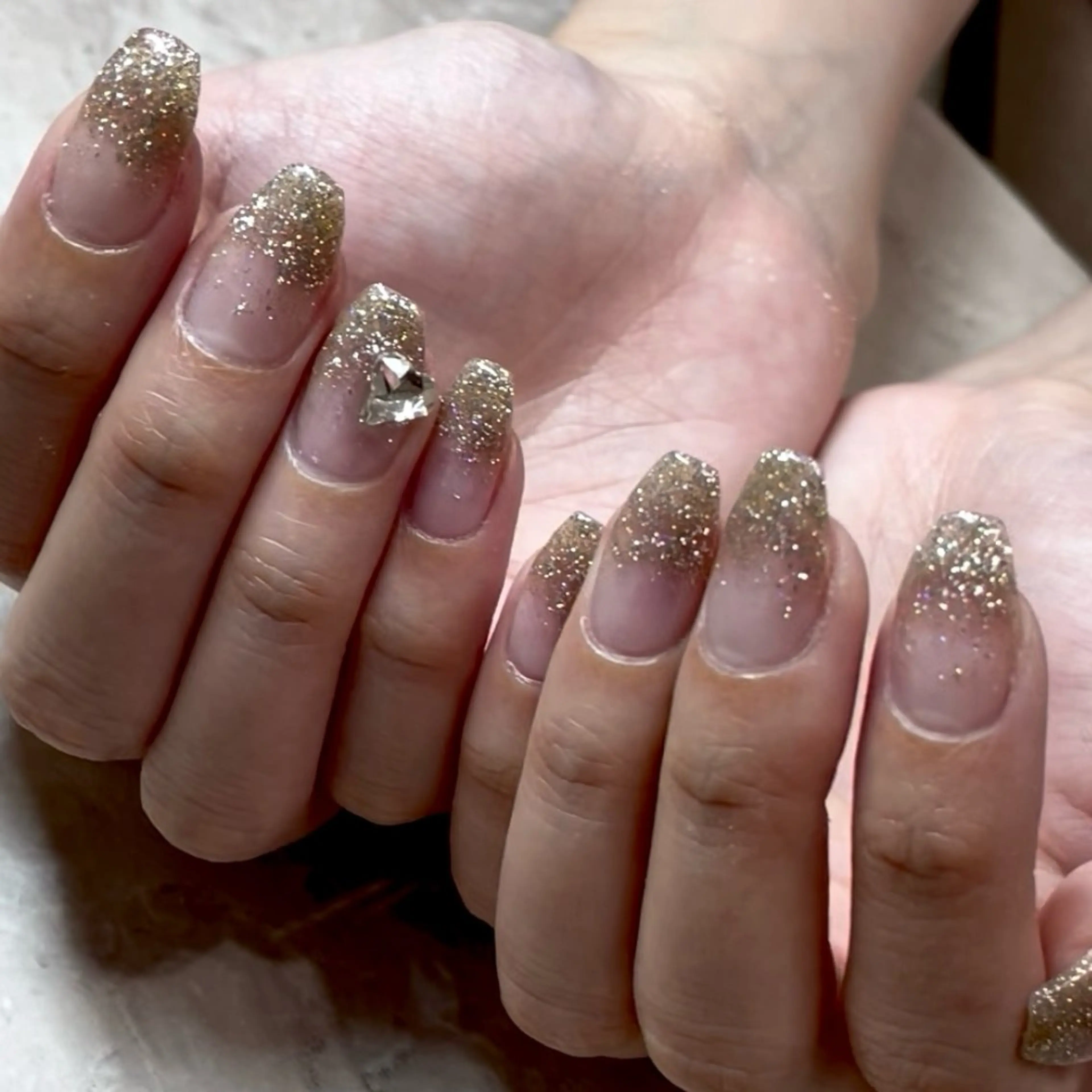 【オフ無し】フラッシュ　ラメグラデーション パーツアート無しの写真