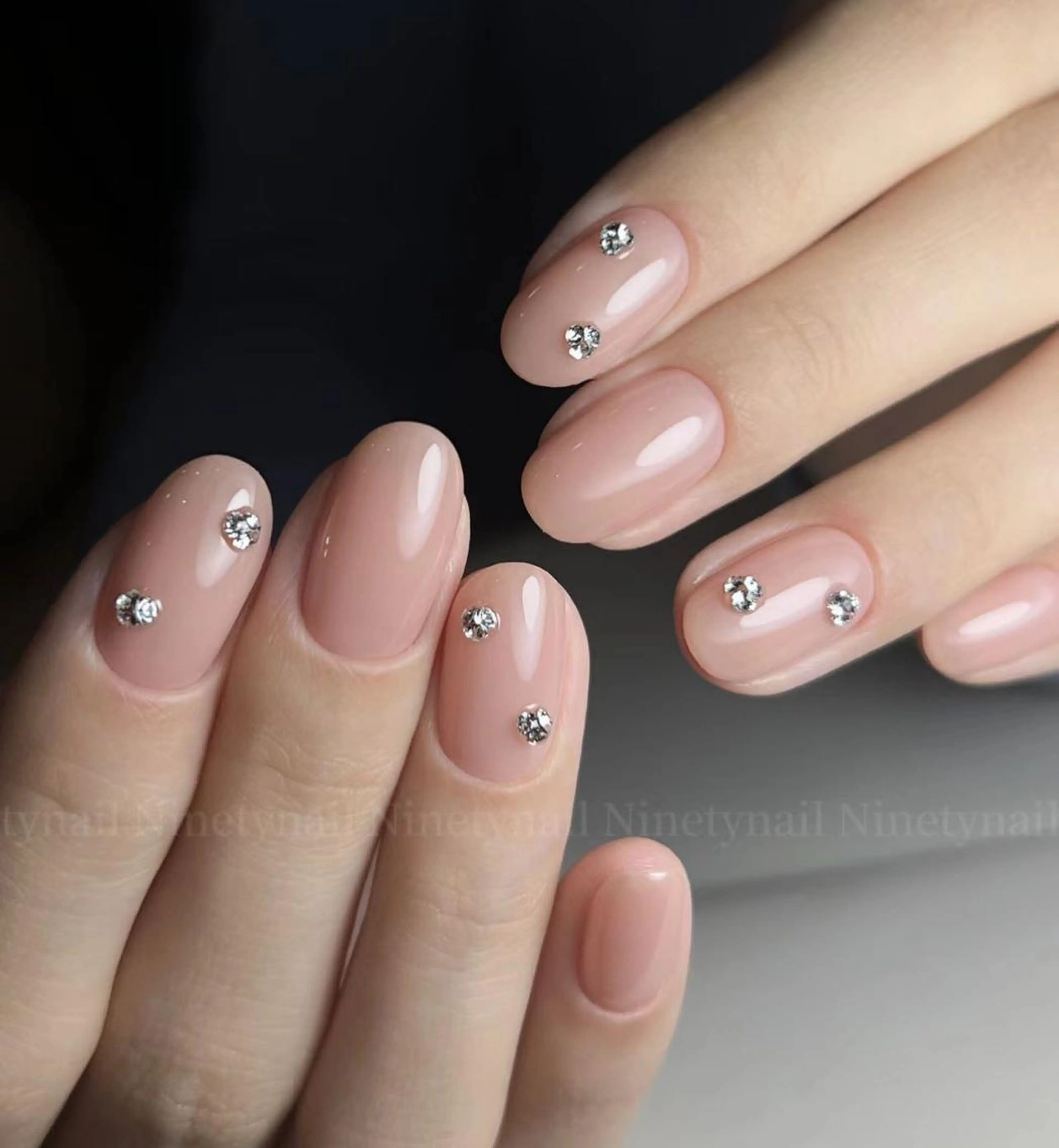 ネイル シンプルネイル Queen‘s なんのネイルデザイン