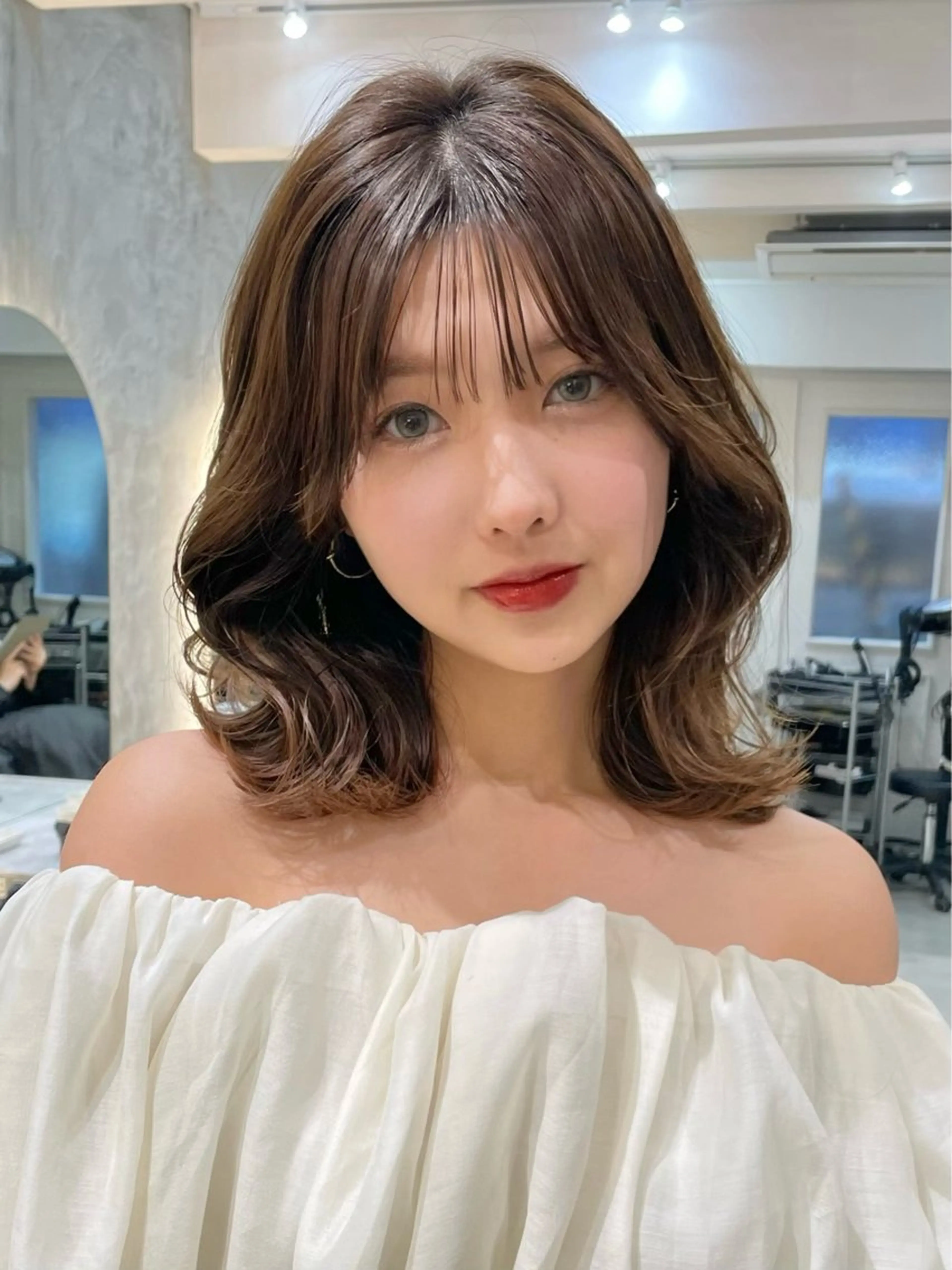 ミディアム くびれヘア 韓国風ヘア レイヤーカット カット ヘアカラー トリートメント 本田 奈穂美のヘアスタイル