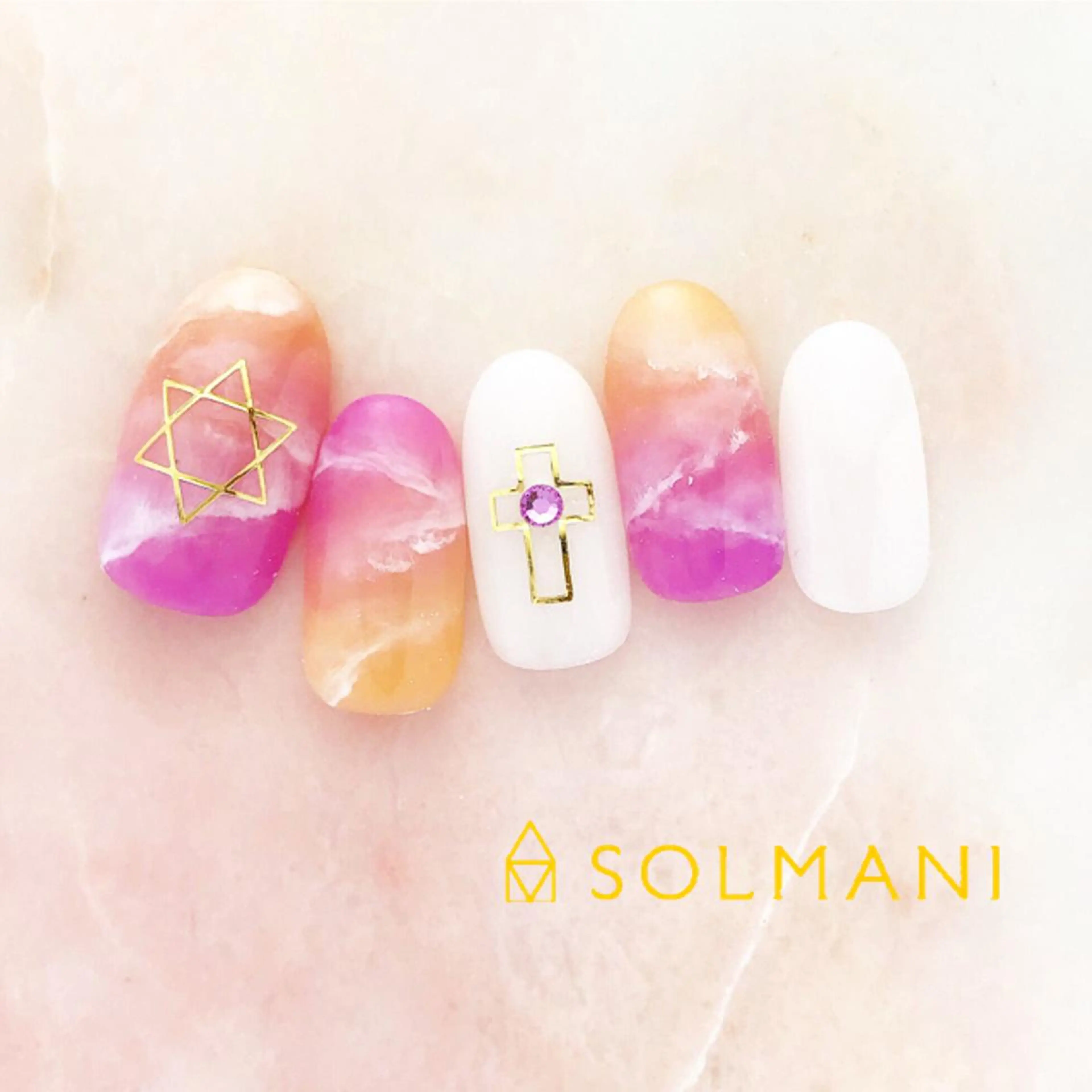 ネイル SOLMANI 予約担当のネイルデザイン