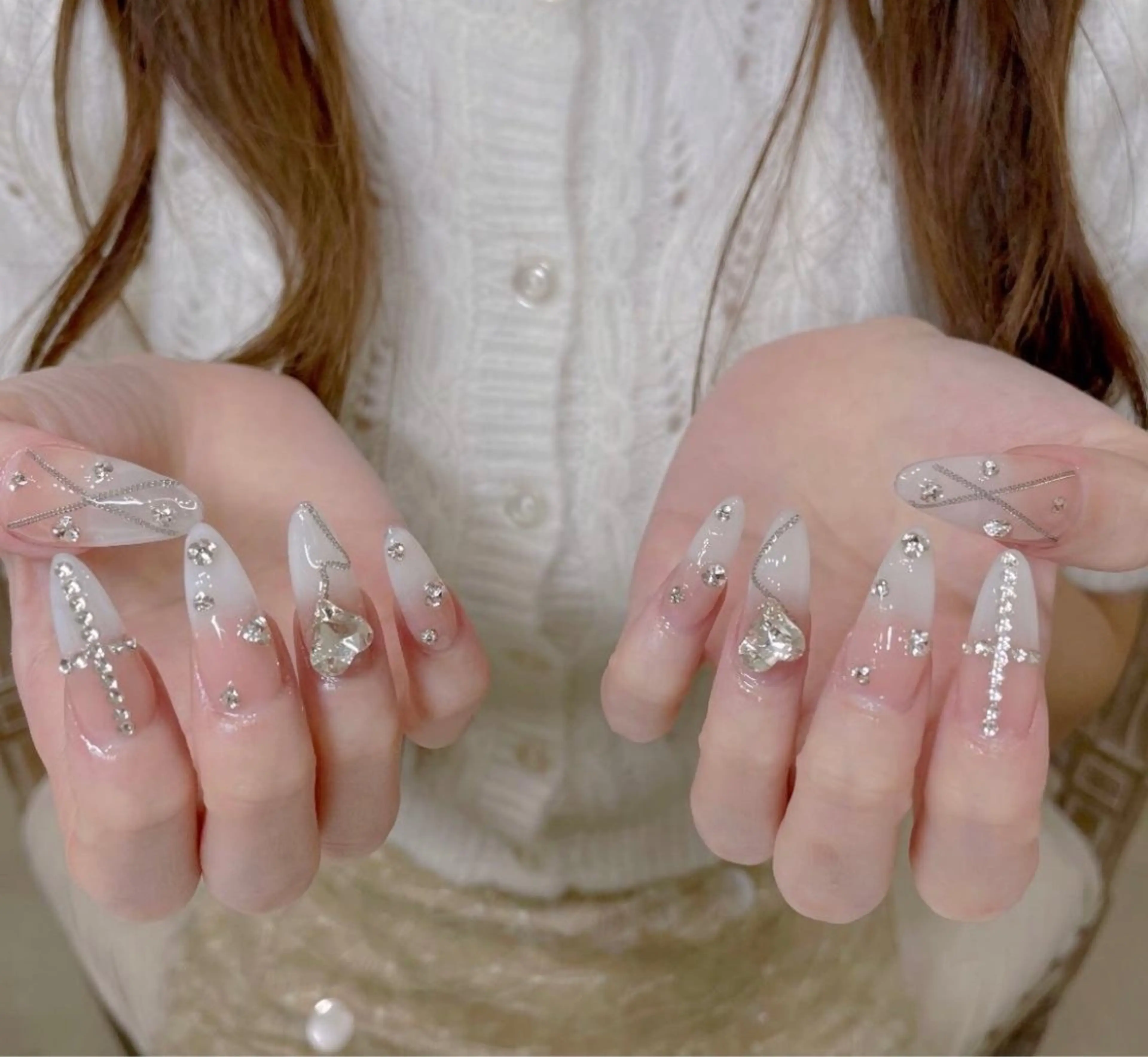 【Hand】チップ長さ出しストーンのせ放題（オフ別、ケア込み）の写真