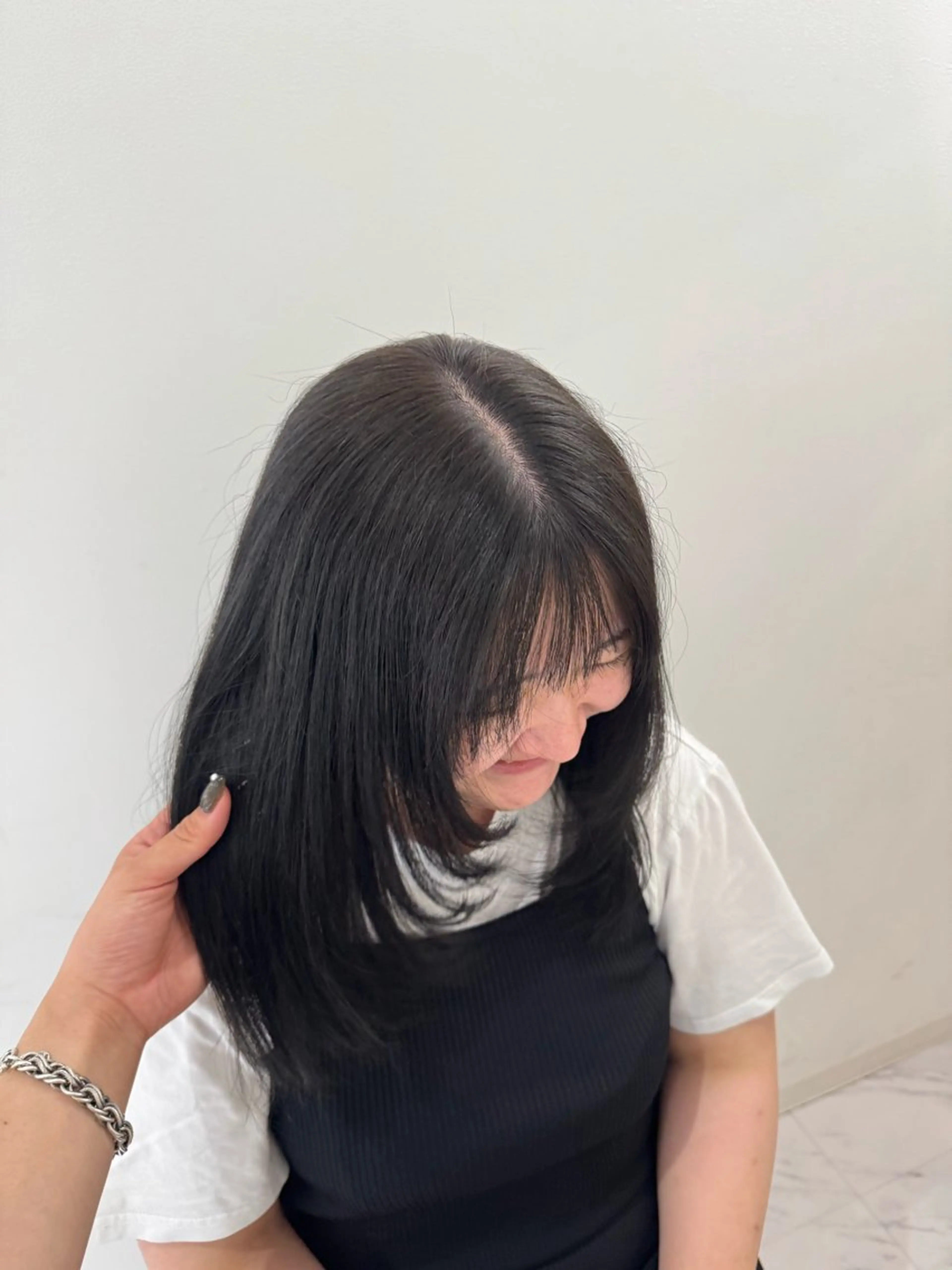 ミディアム カラー 透明感カラー オリーブグレー ヘアカラー rina/無料 レイヤーカット/上野のヘアスタイル