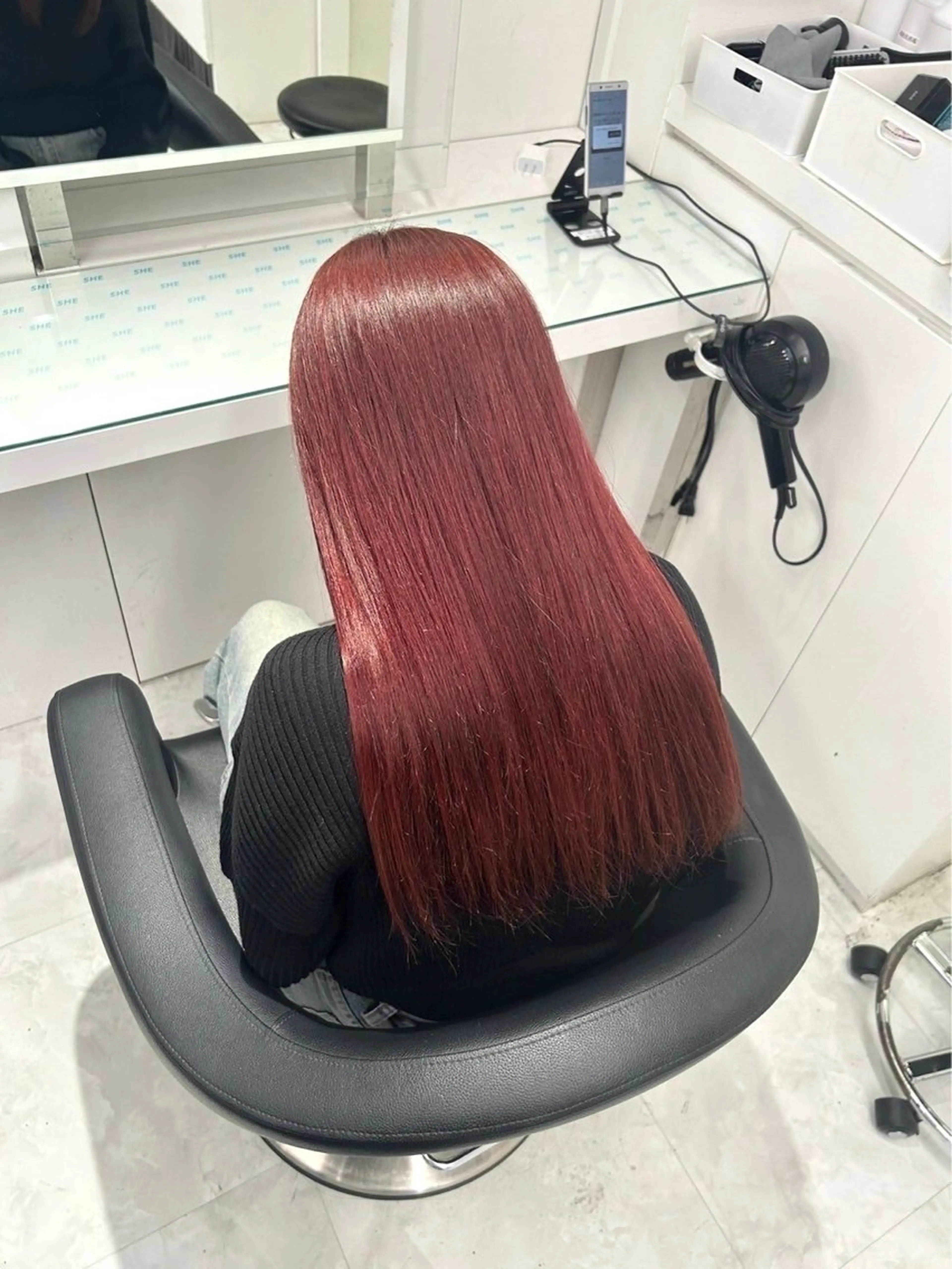 ロング ヘアアレンジ ケアカラー ロング カット 縮毛矯正 中韓🇰🇷暖色/ ワインレッド/らいるのヘアスタイル