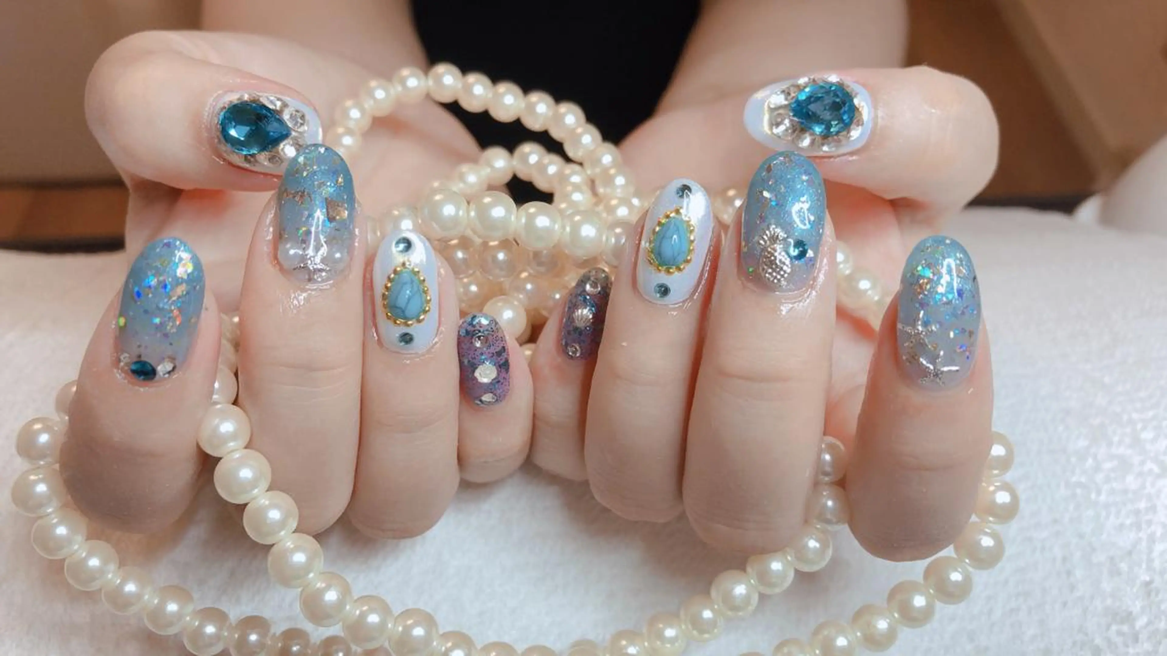 ミディアム ネイル ハンドネイル 長さ出し専門 nynaのネイルデザイン