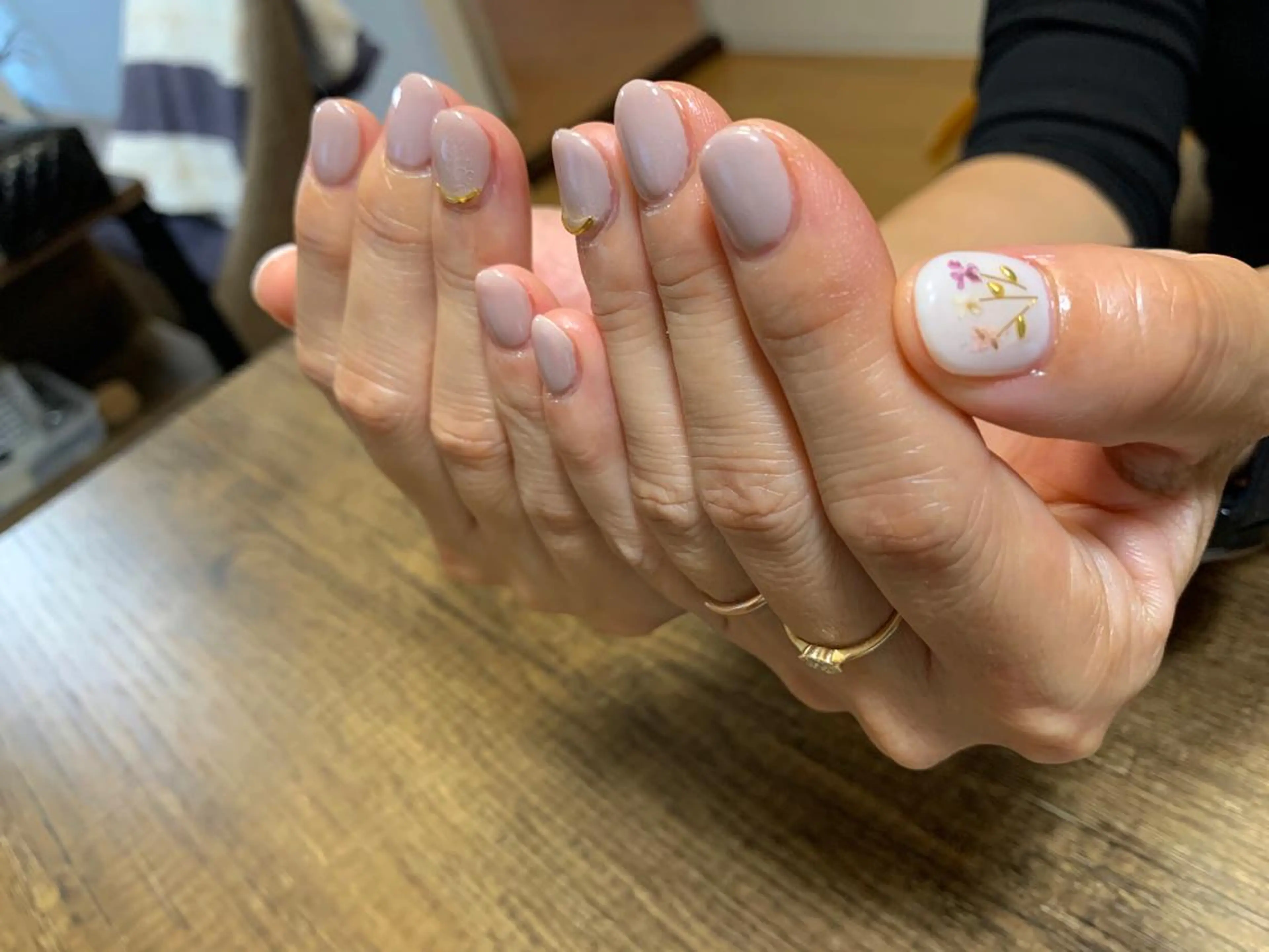 ネイル うる艶/透明感 Rirashaのネイルデザイン