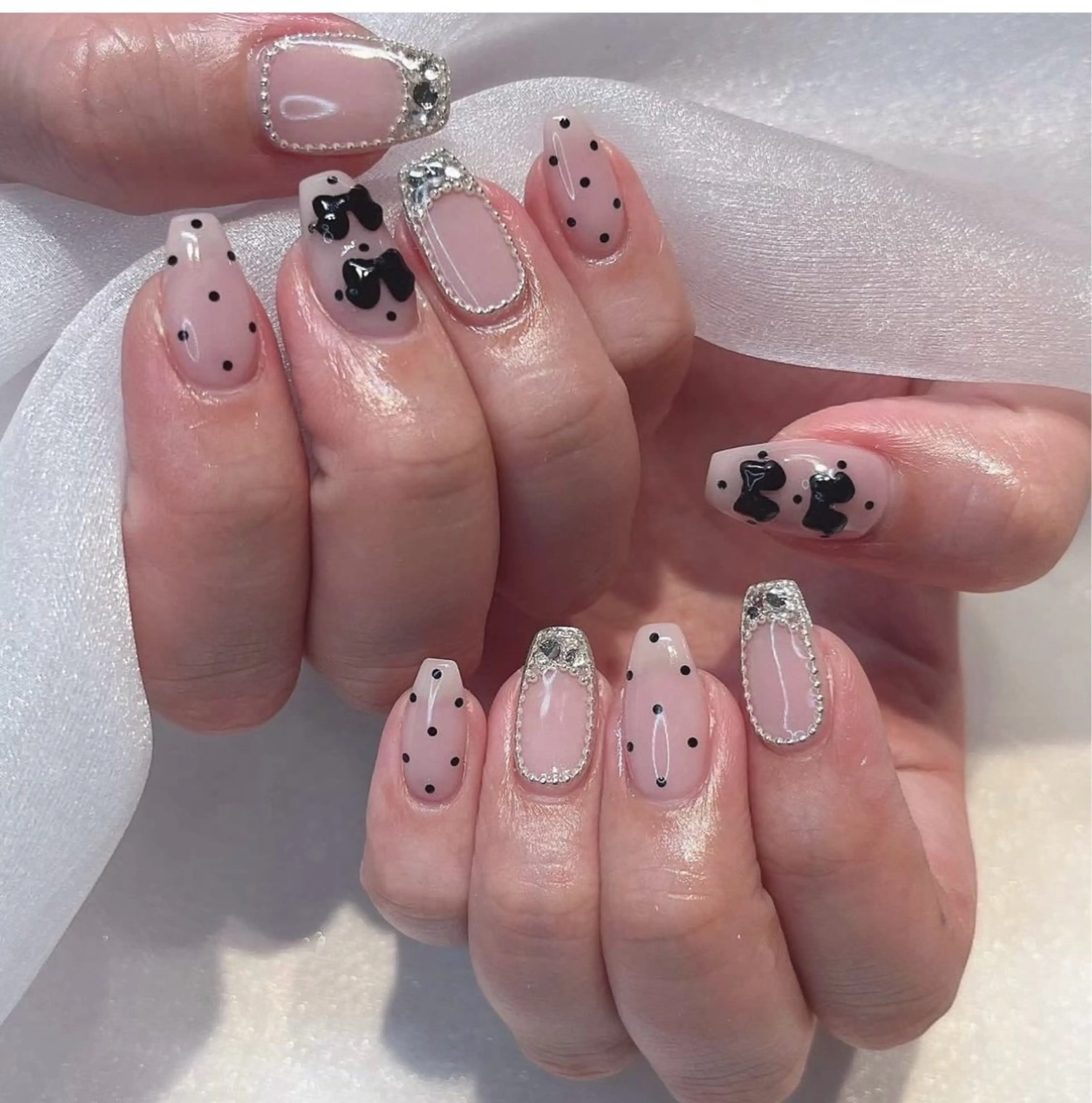 ネイル ボルドー ブラウン チークネイル ドット フットネイル yurinail所属・yuri nail 高田馬場のネイルデザイン