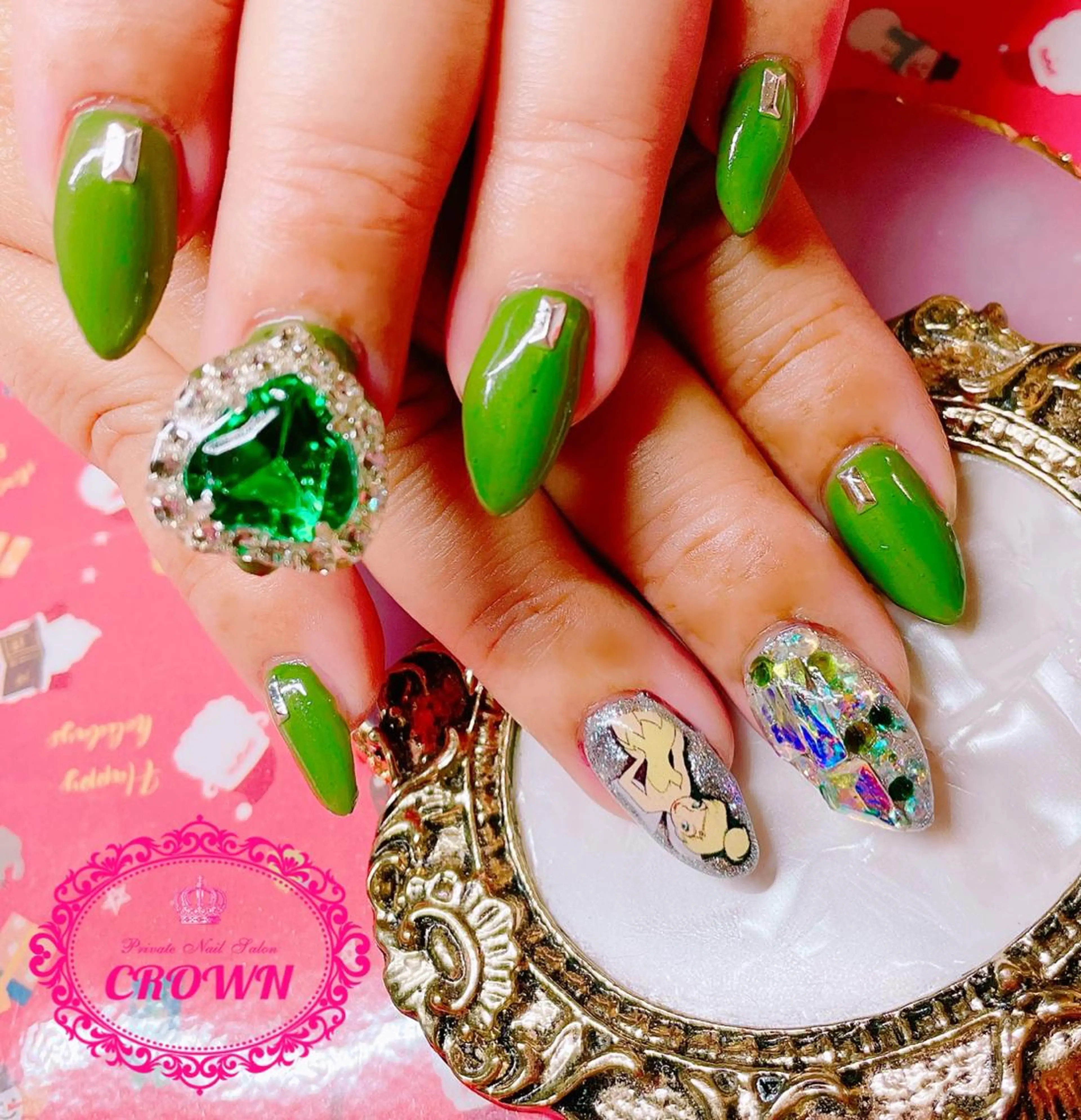 ネイル CROWN プライベートサロンのネイルデザイン