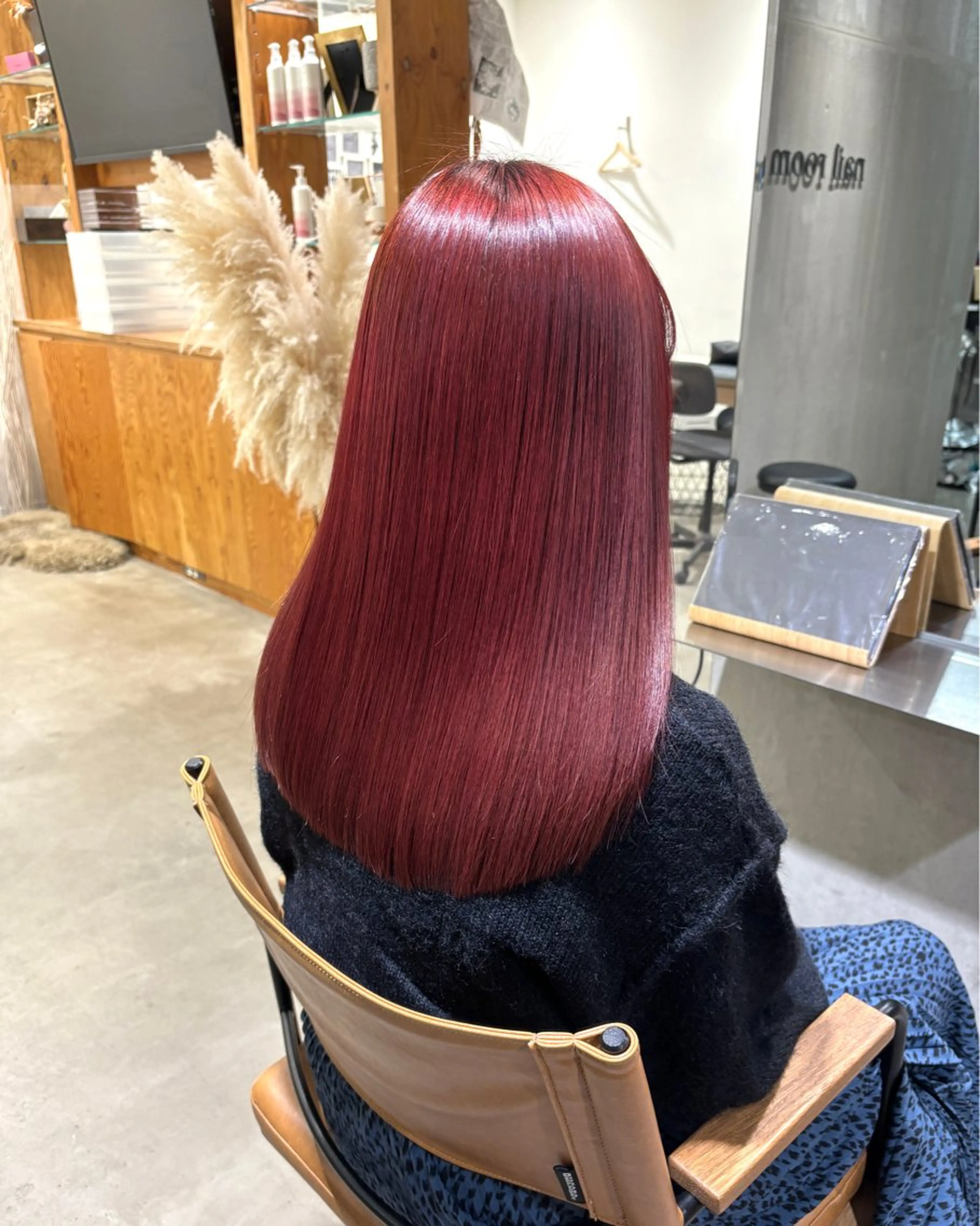 ロング カラー レッドカラー 小木曽 里華のヘアスタイル