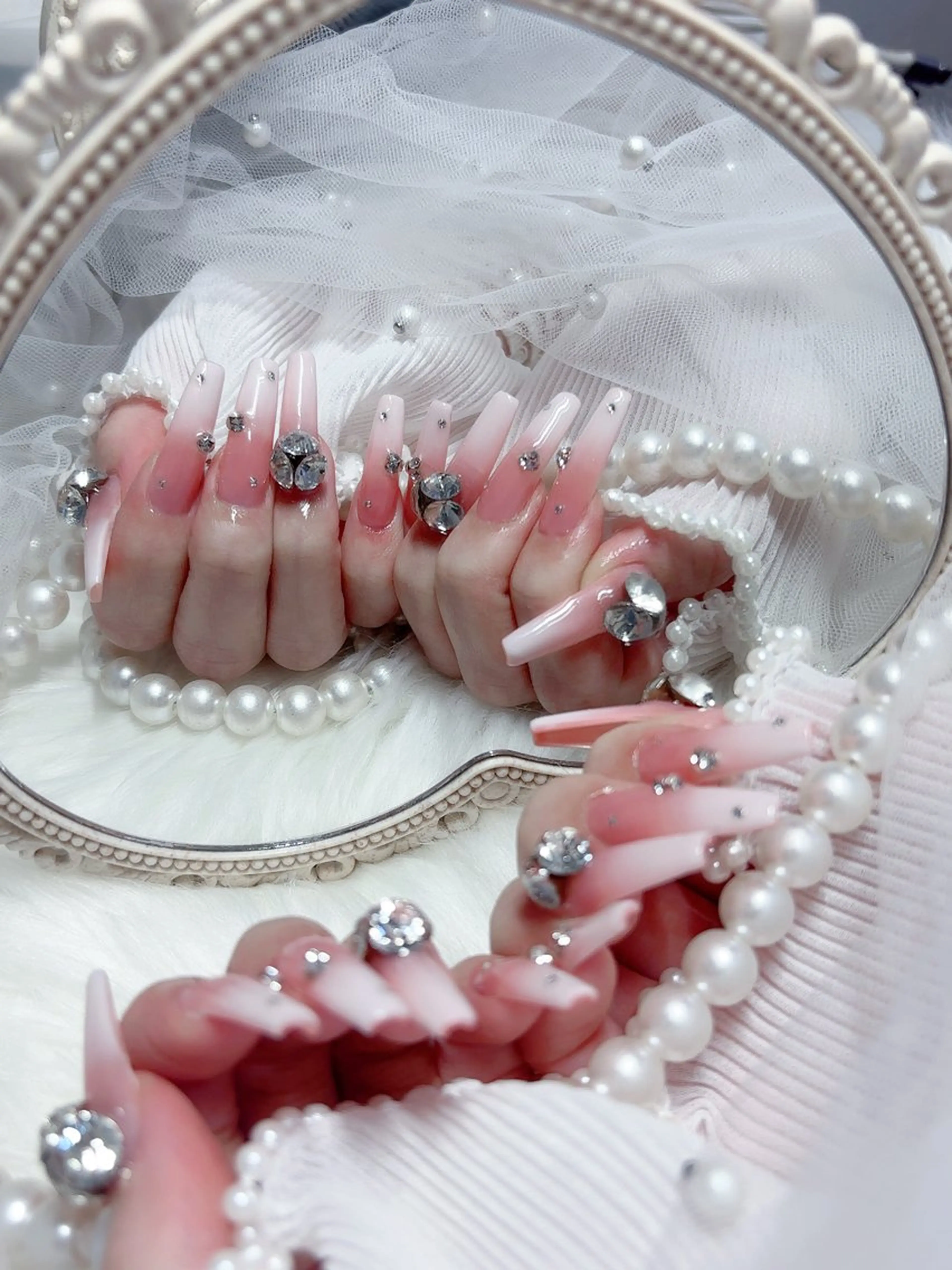 ネイル オーロラネイル 成人式 フットネイル 韓国ネイル ロングネイル Yudia tamakiのネイルデザイン