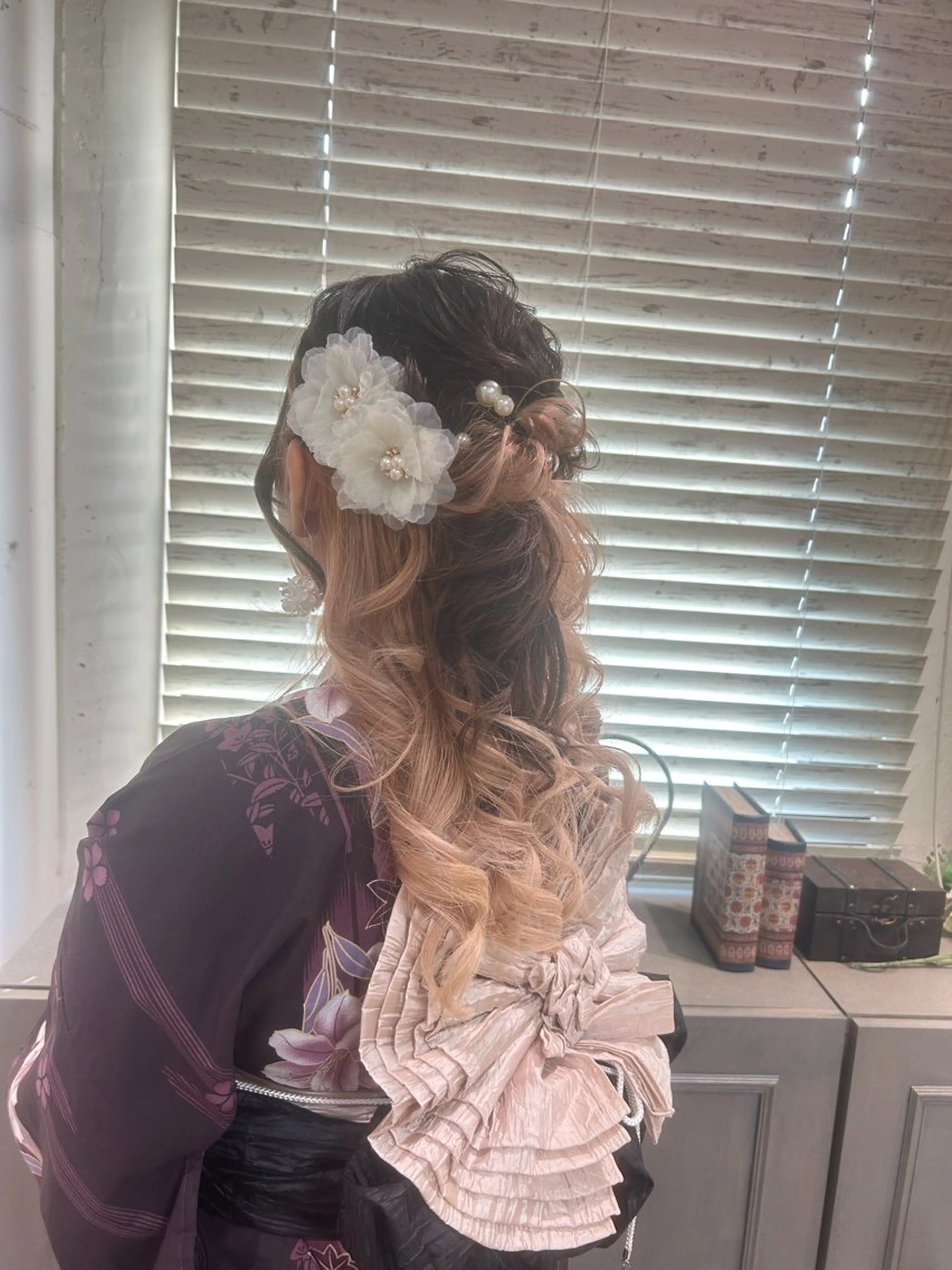 ヘアアレンジ ハーフアップ 暖色カラー/アレンジ /束間まつげ🌼のヘアスタイル