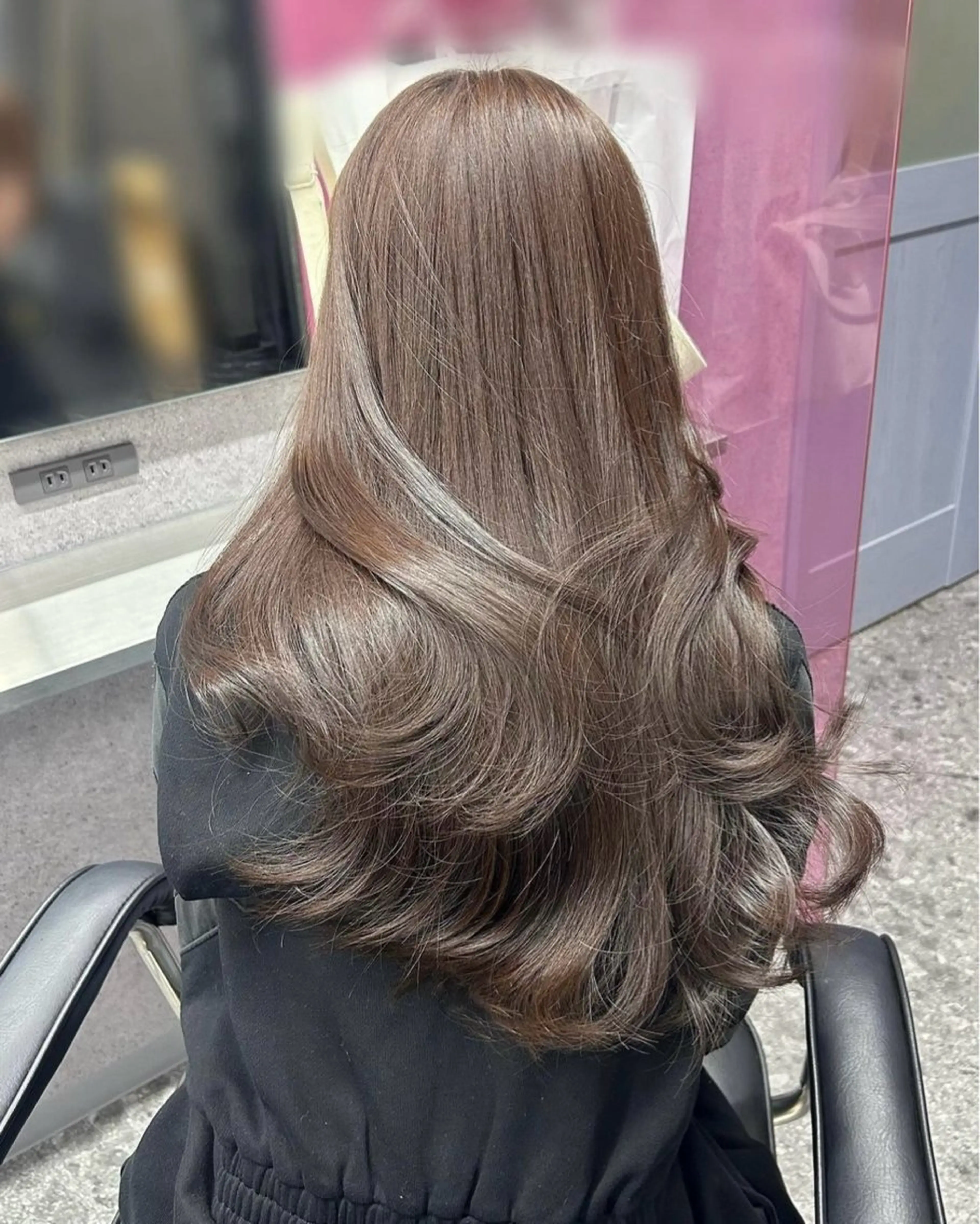 カラー アッシュ アッシュブラウン ブラウンカラー ヘアカラー LANDS所属・nanaka 🤍韓国ワンホンヘアのヘアスタイル