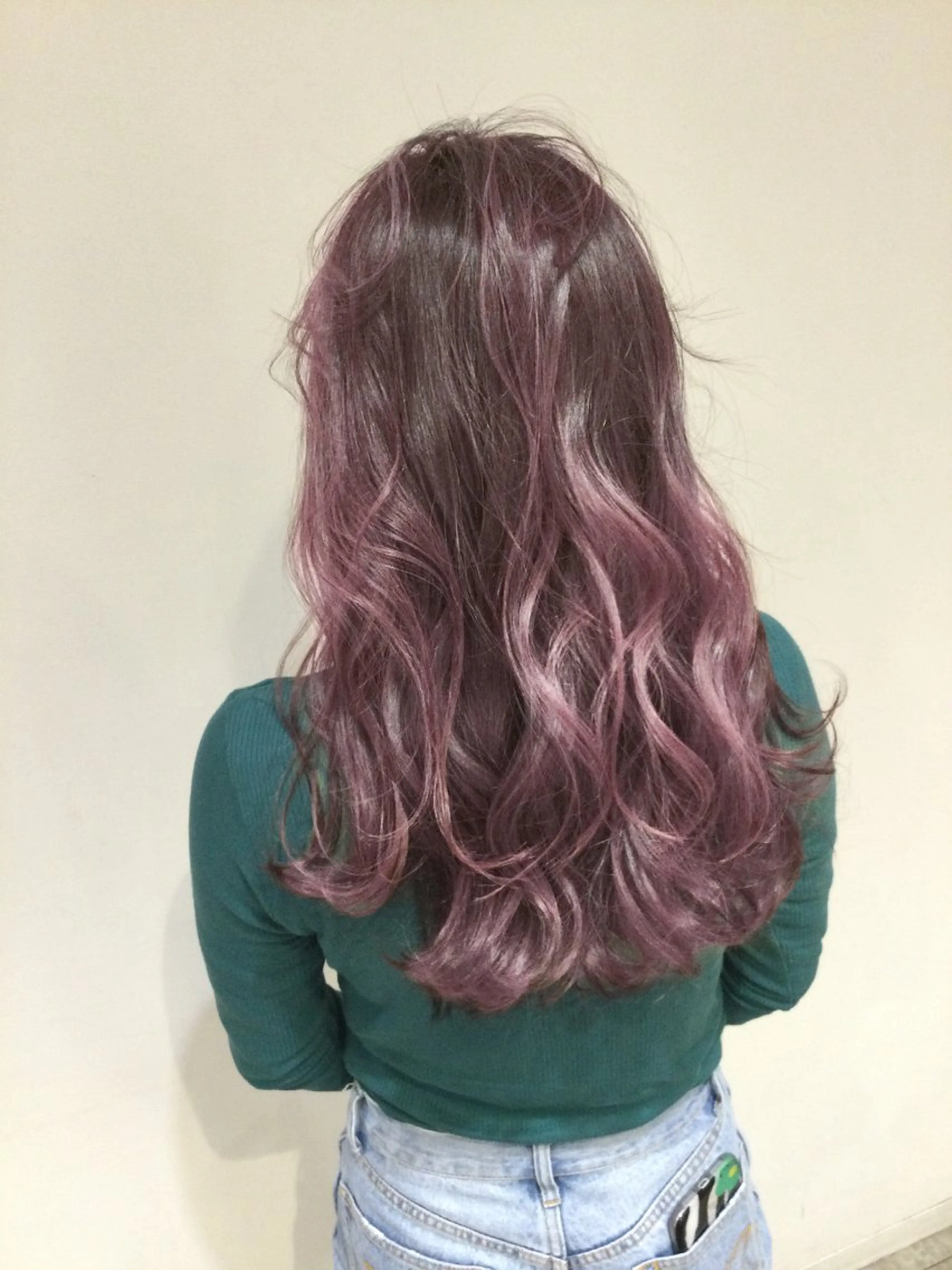 セミロング カラー アッシュ バレイヤージュ ベージュカラー ブリーチ ケアブリーチ AMI Hair  supply所属・髪質改善カラー 韓国風レイヤーのヘアスタイル