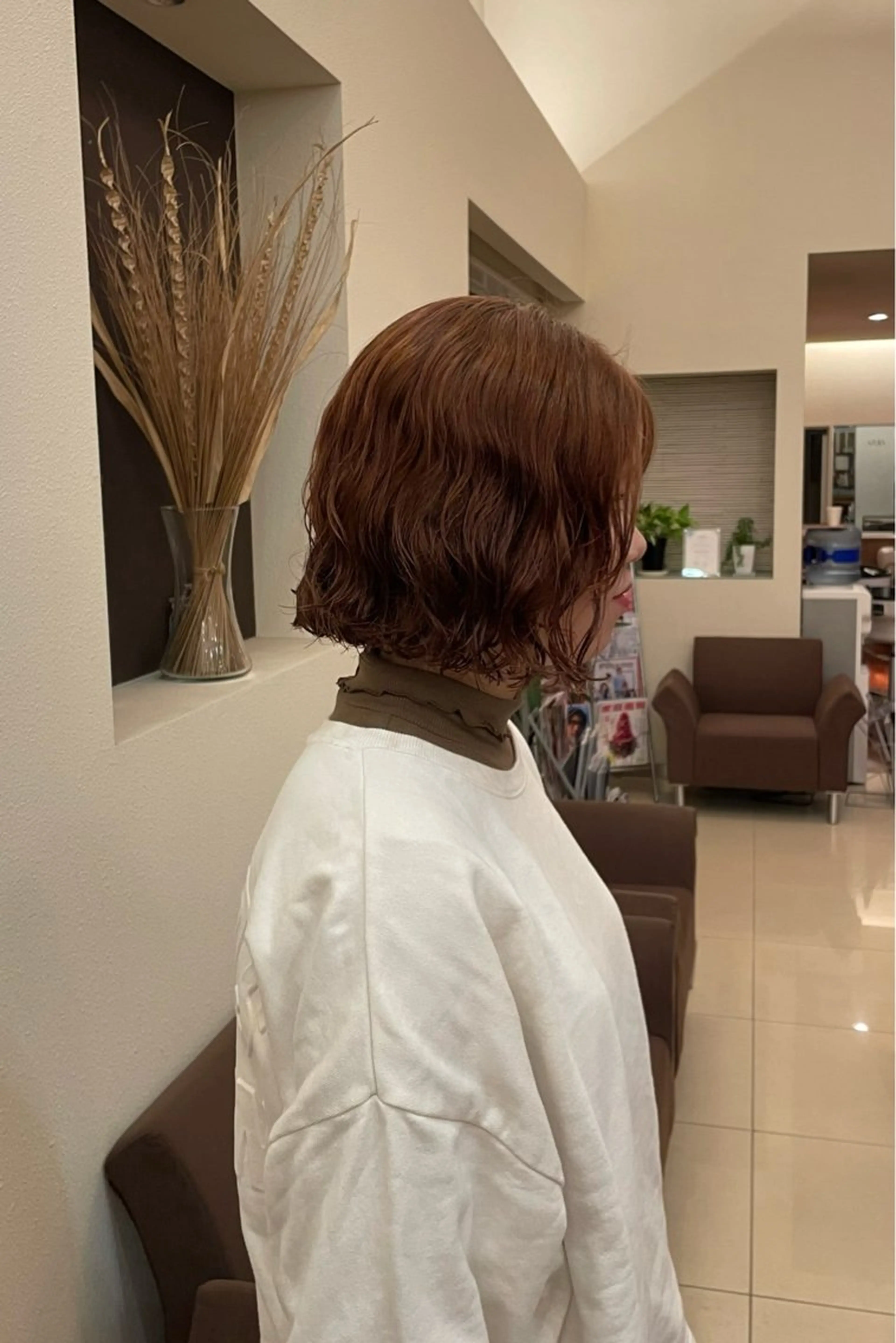 ショート カラー パーマ 韓国ヘア/透明感カラ ー/メンズレディースのヘアスタイル