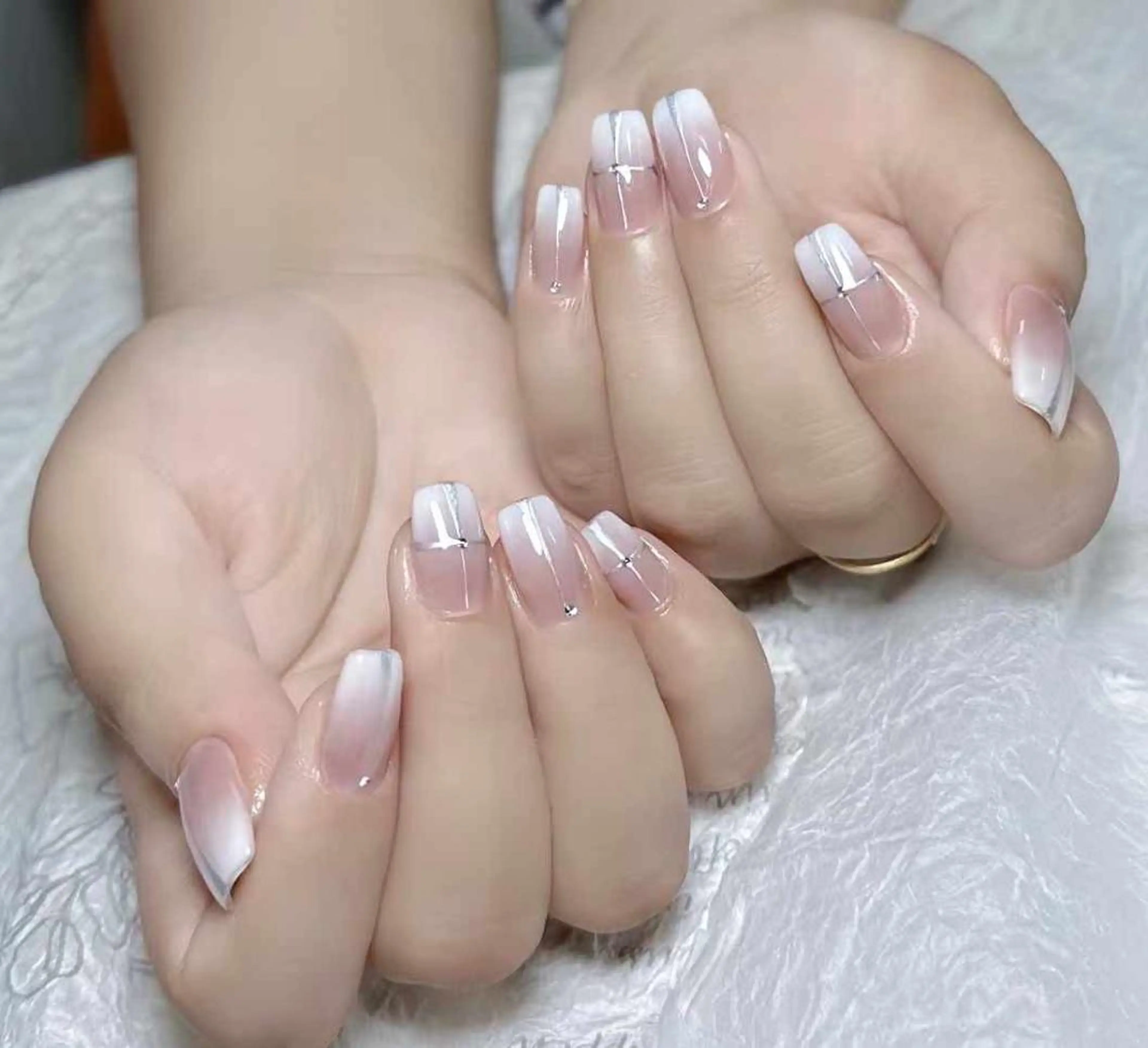 ネイル VIVIAN リサのネイルデザイン